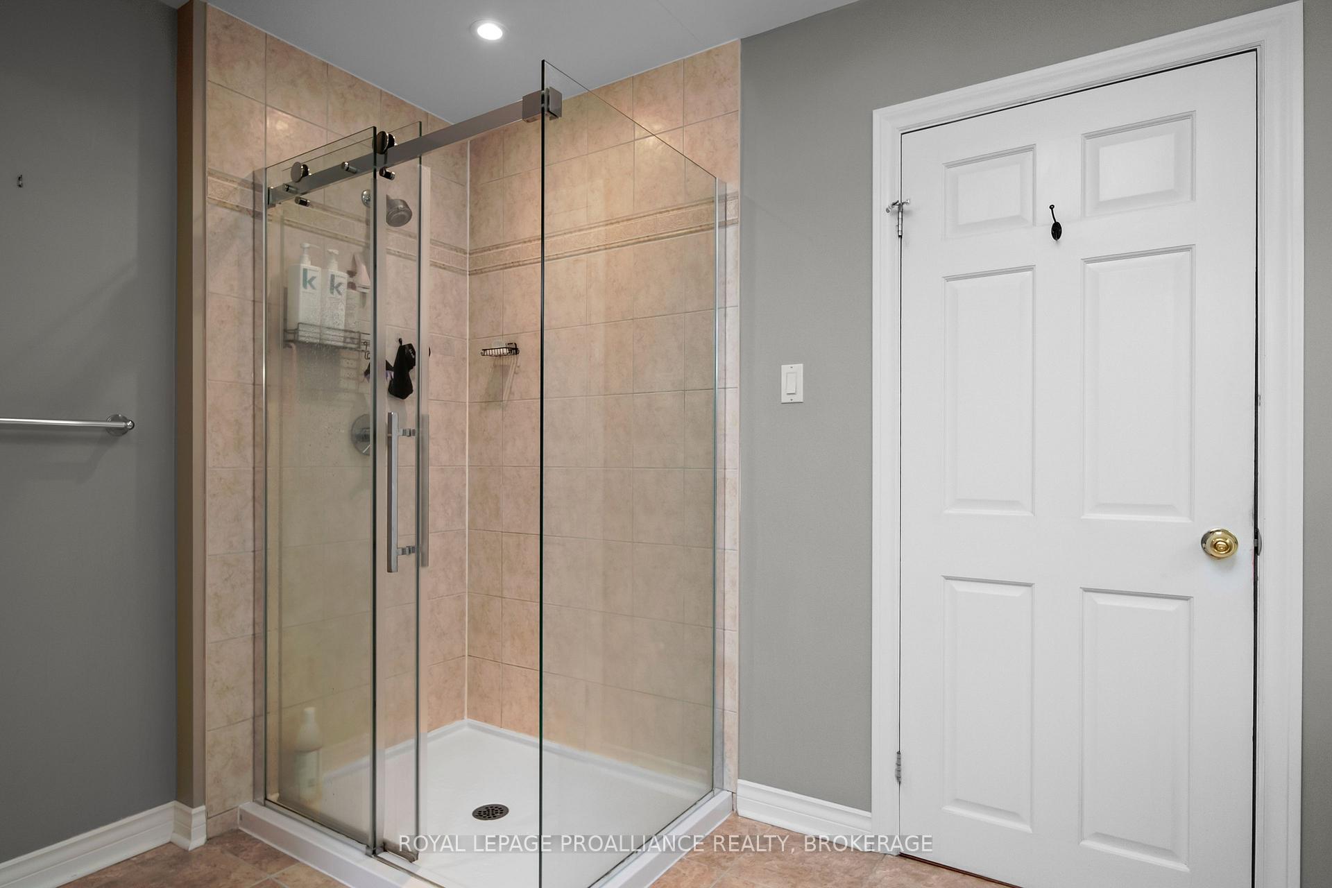 Photo 31 of 491 Maple Lawn Drive, Kingston, City North of 401 — HOMEH