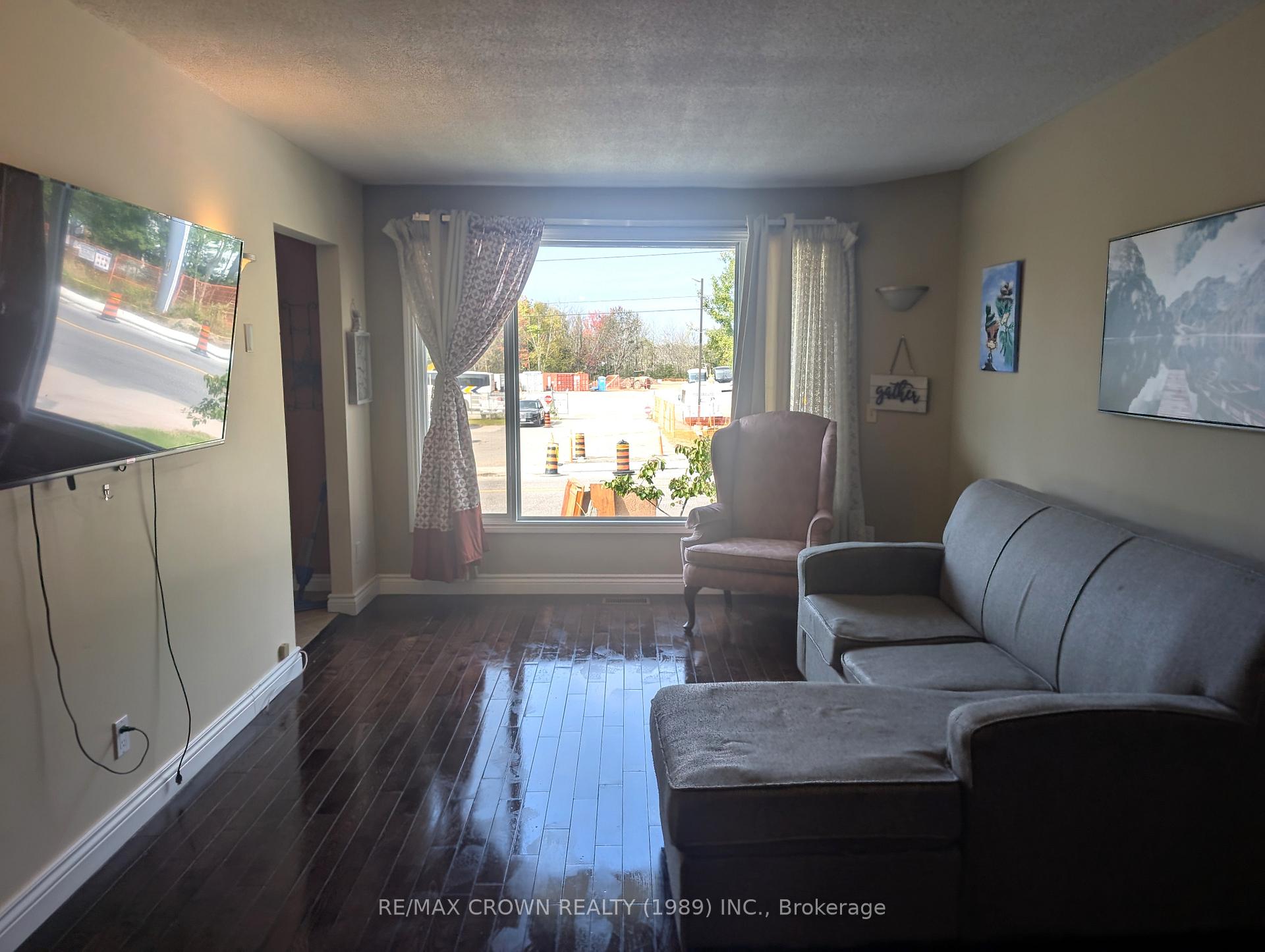 Photo 3 of 526 Wallace Road, North Bay, Birchaven — HOMEH
