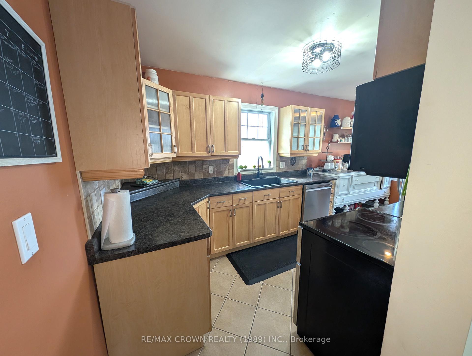 Photo 5 of 526 Wallace Road, North Bay, Birchaven — HOMEH