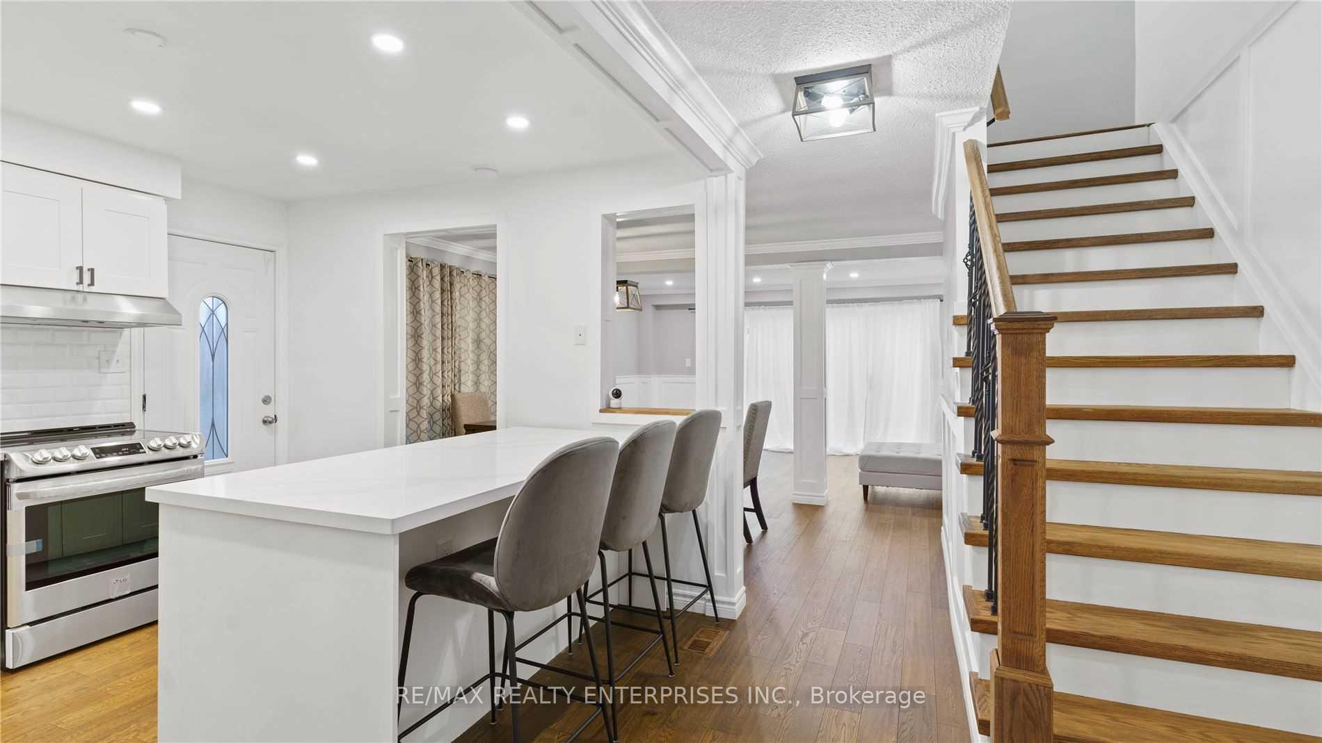 Photo 5 of 1117 Venus Crescent, Oshawa, Lakeview — HOMEH