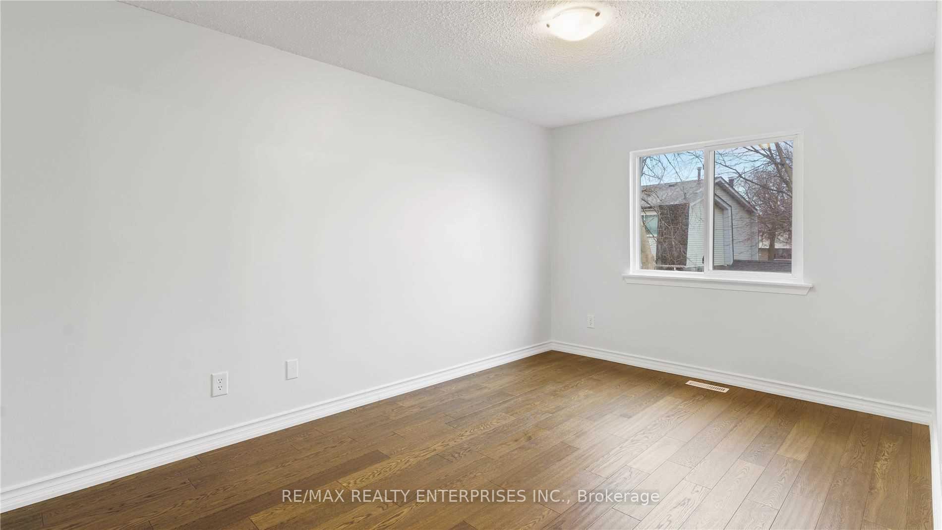 Photo 10 of 1117 Venus Crescent, Oshawa, Lakeview — HOMEH