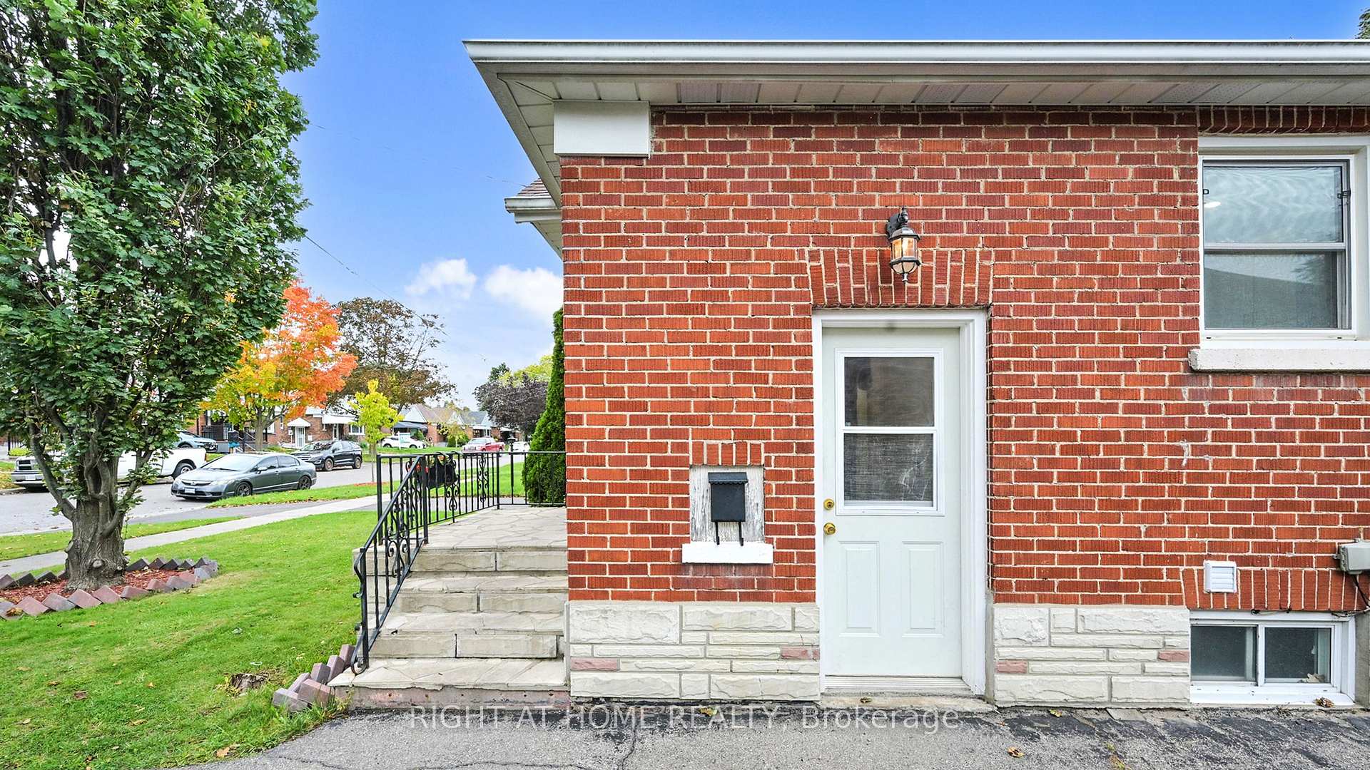 Photo 6 of 79 Oakes Avenue, Oshawa, O'Neill — HOMEH