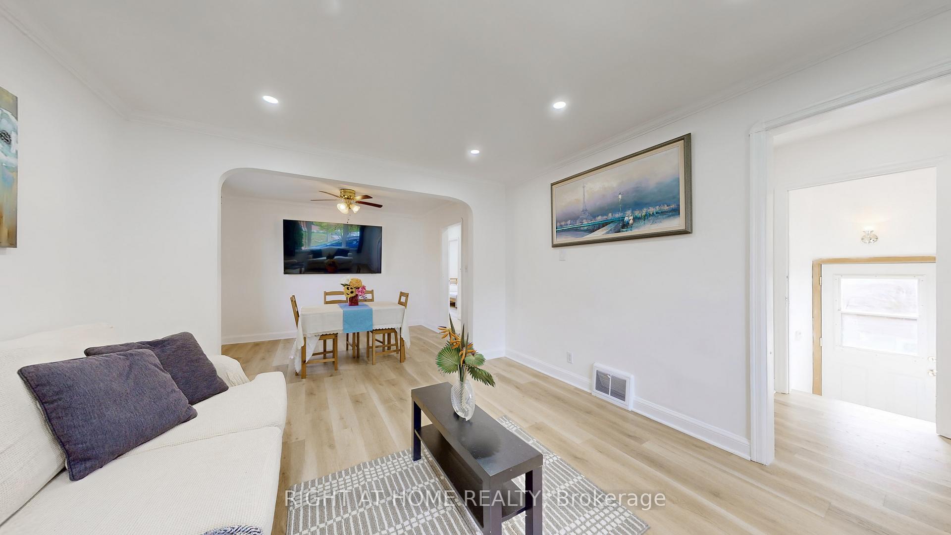 Photo 9 of 79 Oakes Avenue, Oshawa, O'Neill — HOMEH