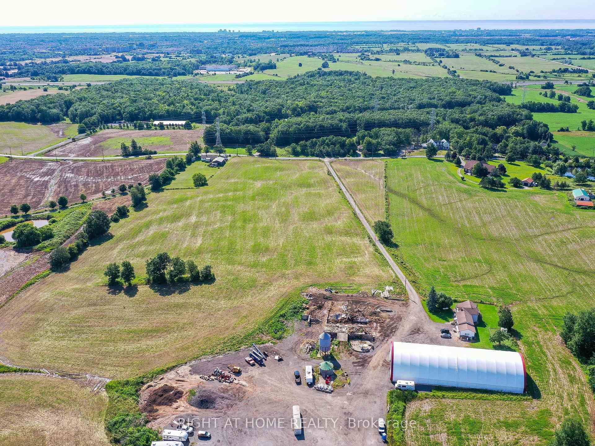 Photo 2 of 3369 Burnhamthorpe Rd W, Milton, Rural Trafalgar — HOMEH