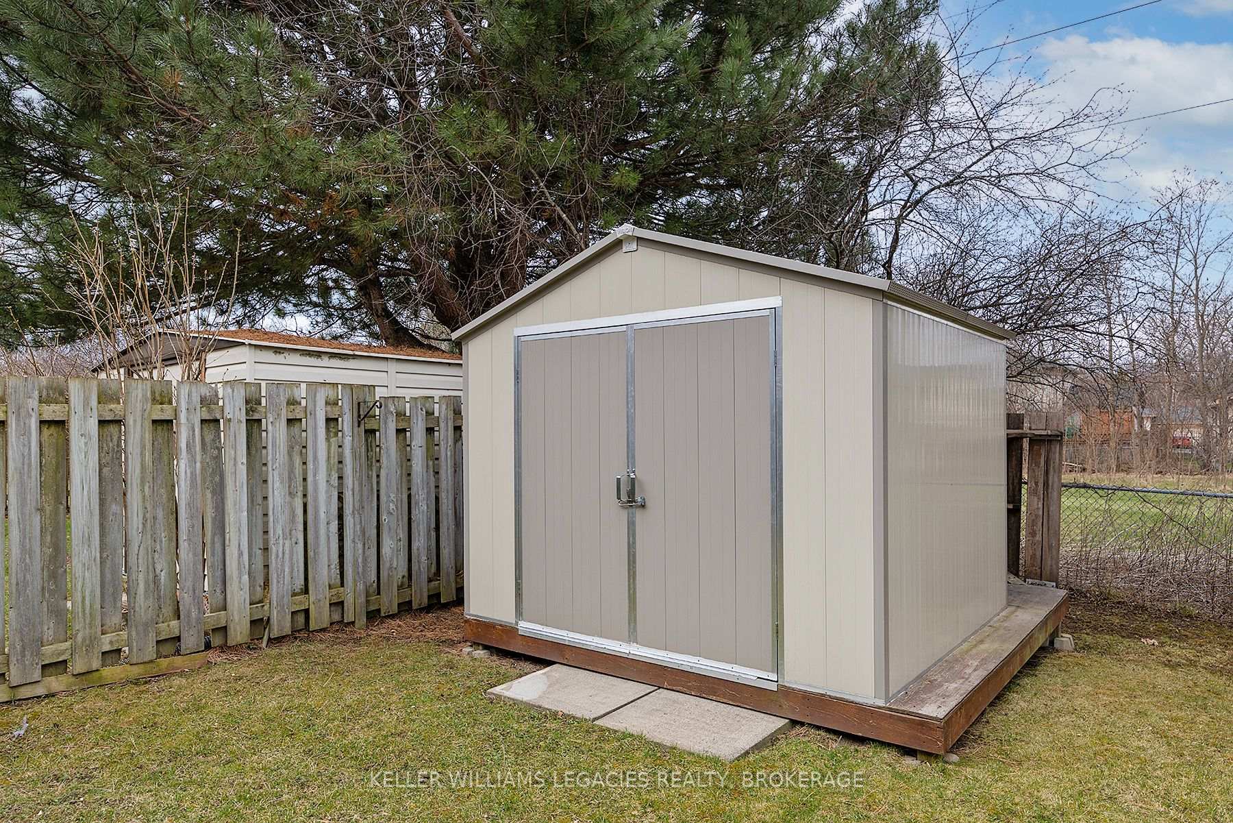 Photo 5 of 886 Muirfield Crescent, Kingston, East Gardiners Rd — HOMEH