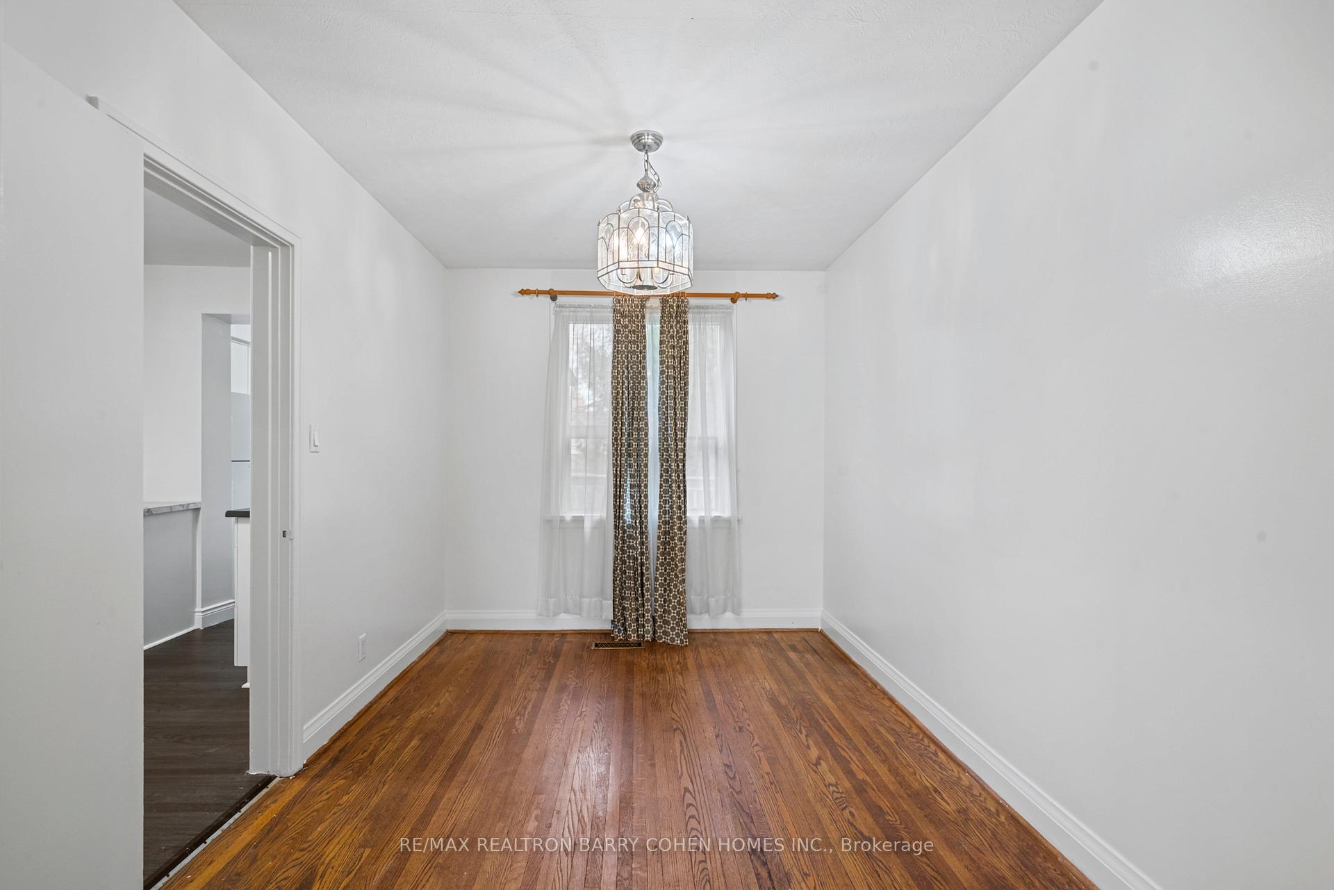 Photo 5 of 86 Steeles Avenue E, Markham, Grandview — HOMEH