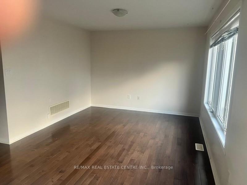 Photo 3 of 242 Gleave Terrace, Milton, Harrison — HOMEH