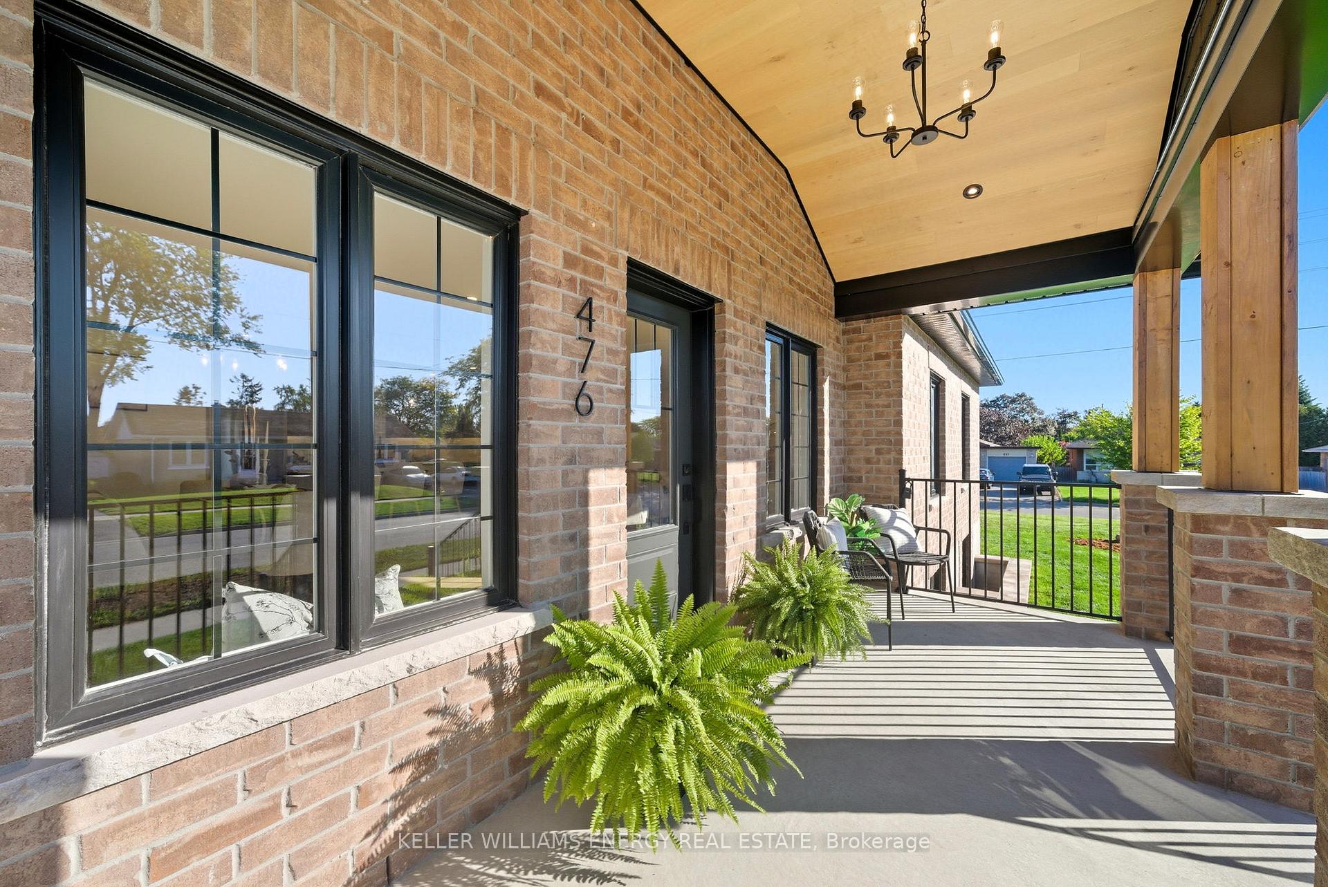 Photo 3 of 476 Beurling Avenue, Oshawa, McLaughlin — HOMEH