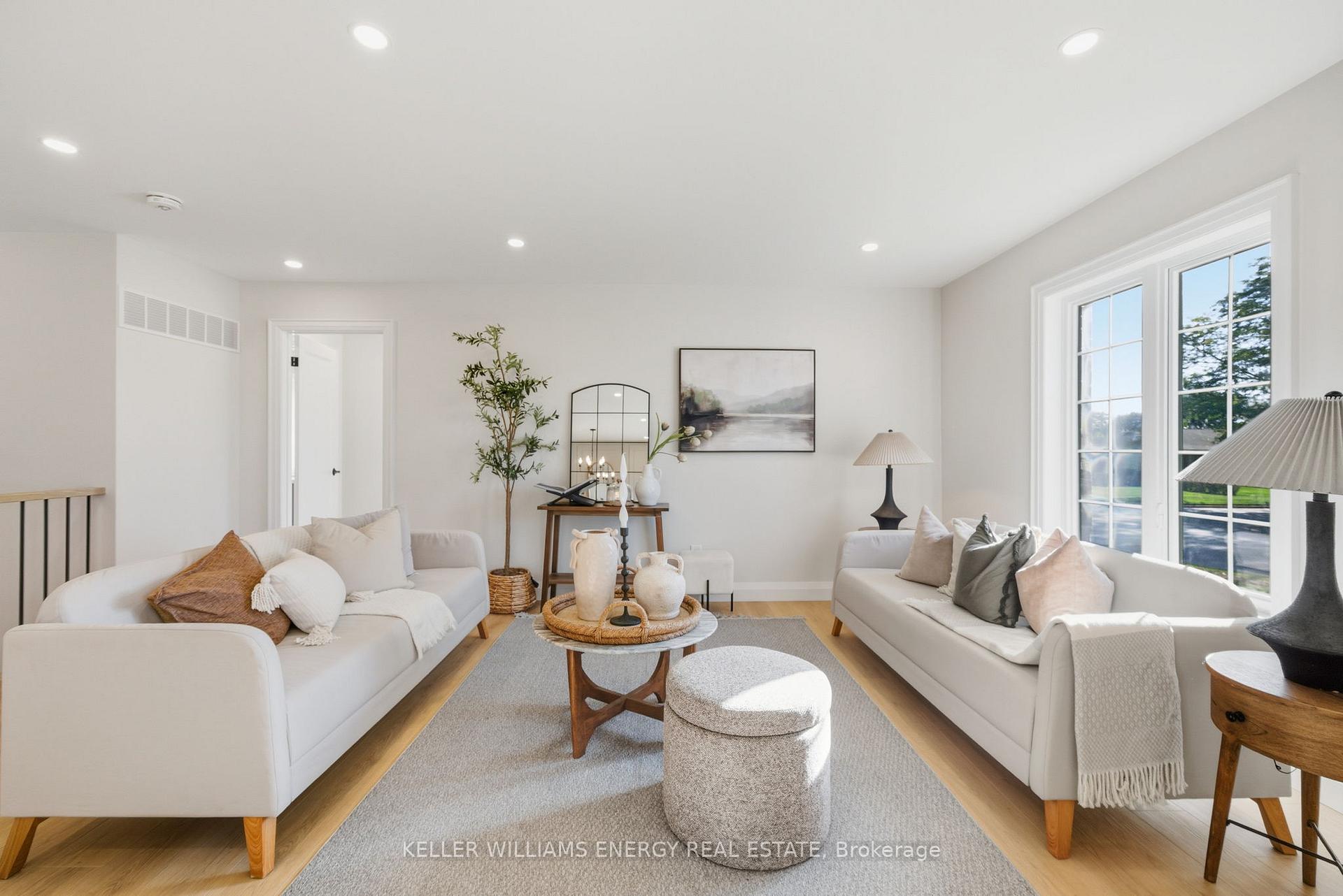 Photo 9 of 476 Beurling Avenue, Oshawa, McLaughlin — HOMEH