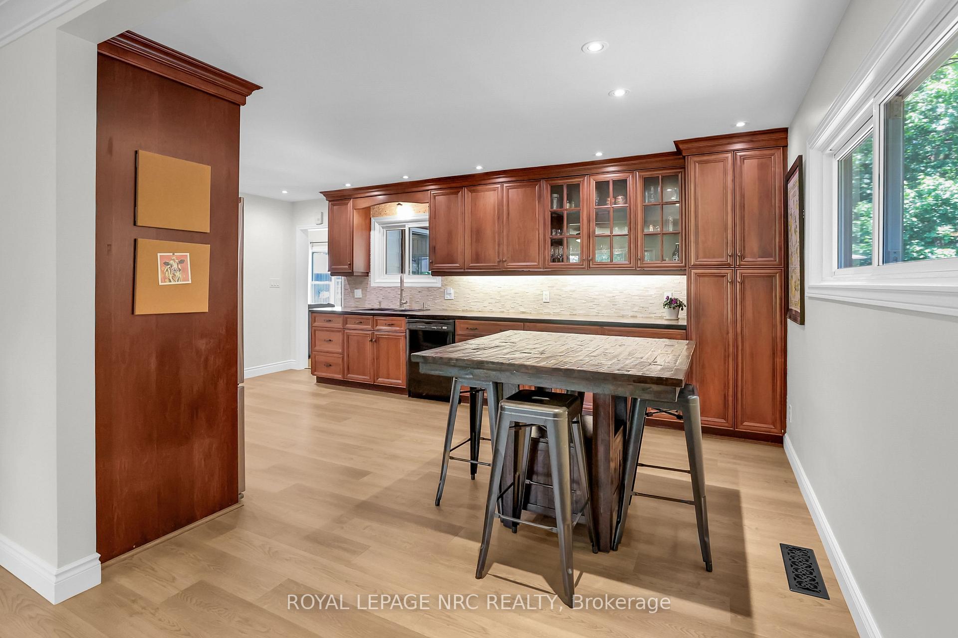 Photo 5 of 577 Canboro Road, Pelham, Fenwick — HOMEH