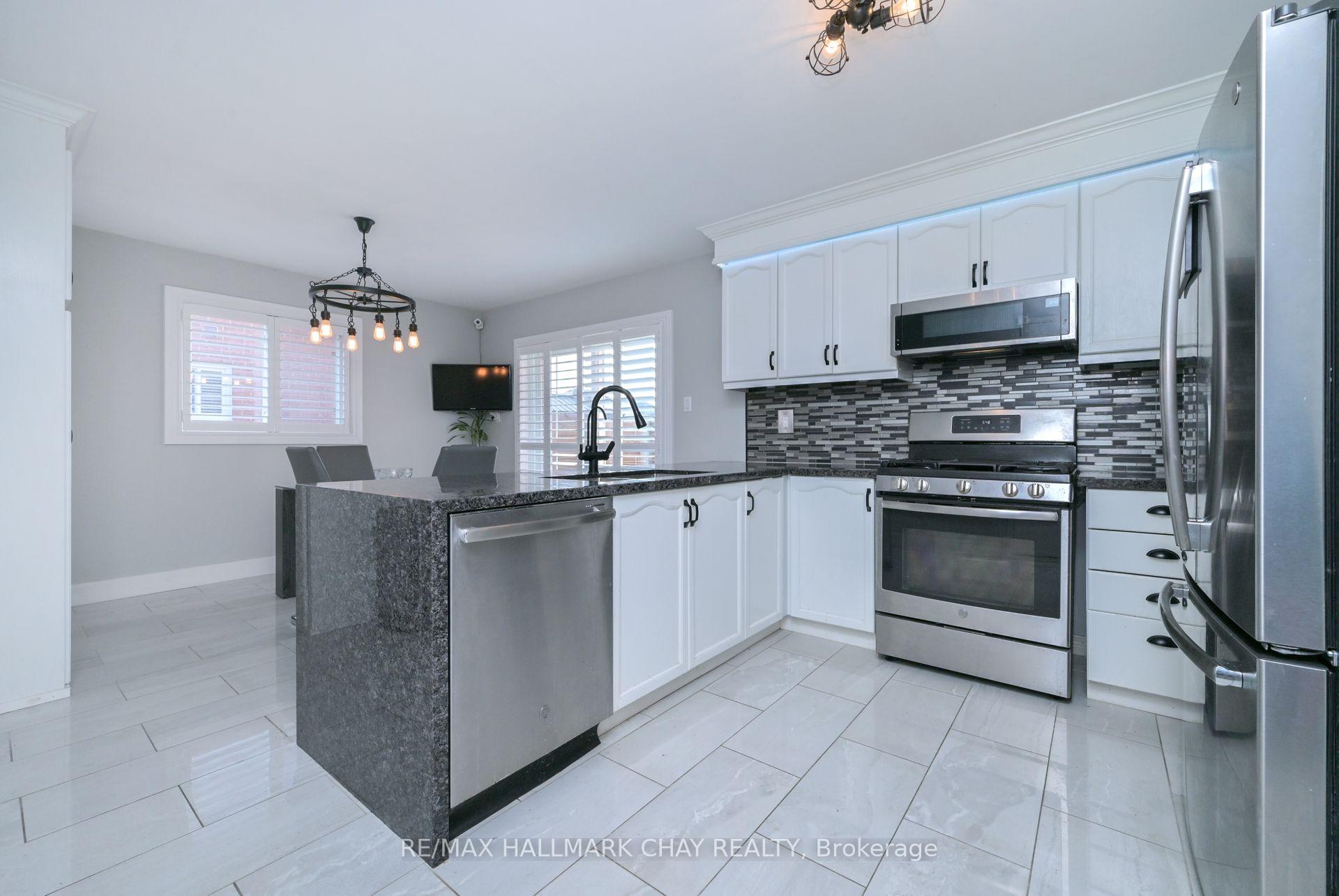 Photo 5 of 8 Gray Avenue, New Tecumseth, Alliston — HOMEH