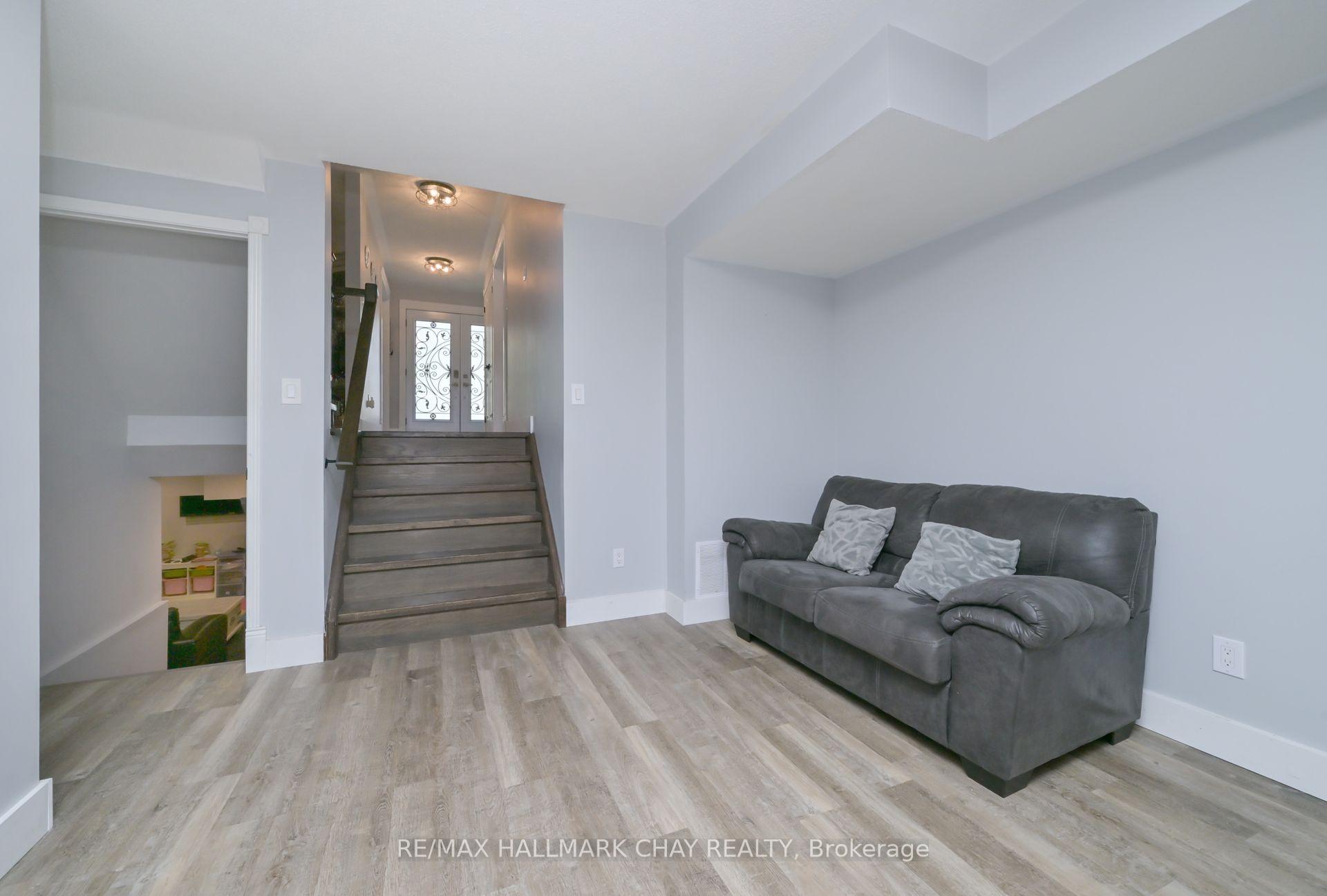 Photo 23 of 8 Gray Avenue, New Tecumseth, Alliston — HOMEH