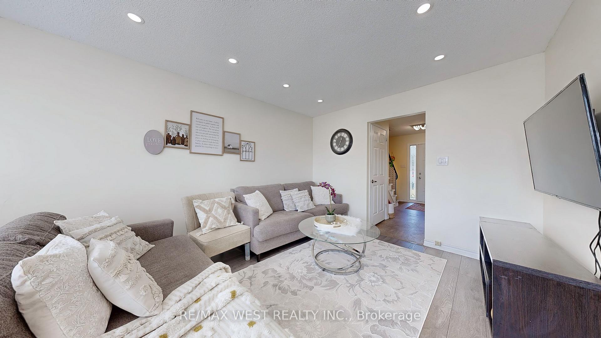 Photo 9 of 325 Killarney Court, Oshawa, Lakeview — HOMEH