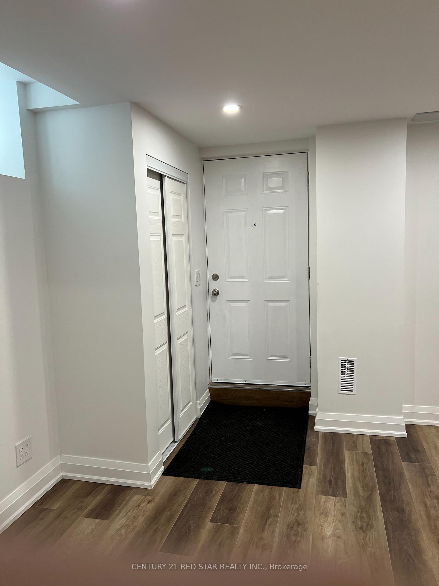 Photo 4 of Unit Basement, 1025 Holdsworth Crescent, Milton, Coates — HOMEH