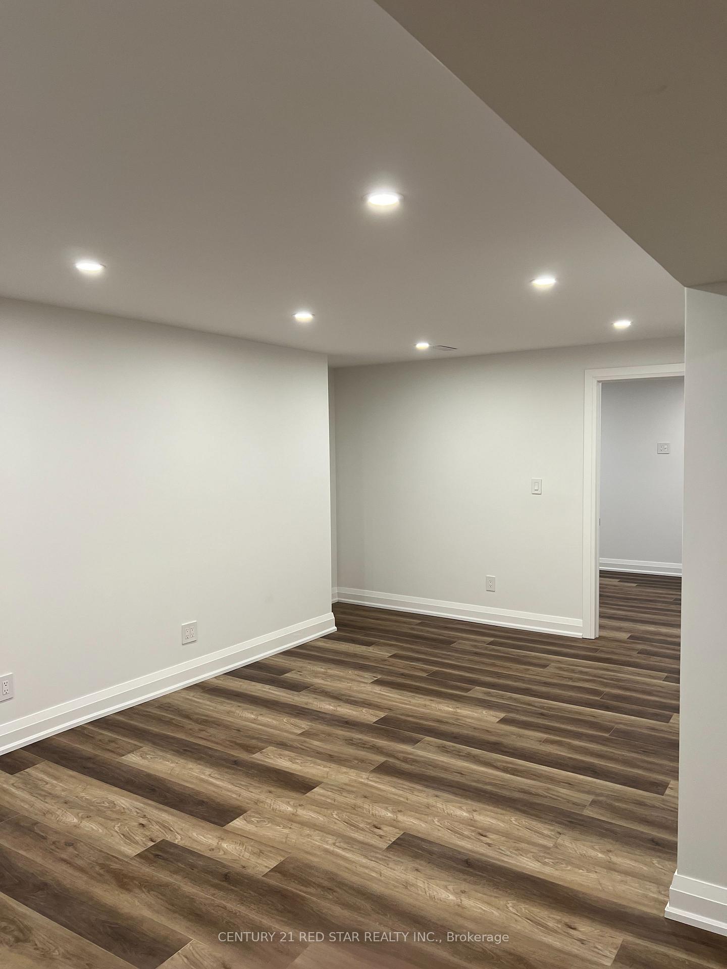 Photo 6 of Unit Basement, 1025 Holdsworth Crescent, Milton, Coates — HOMEH