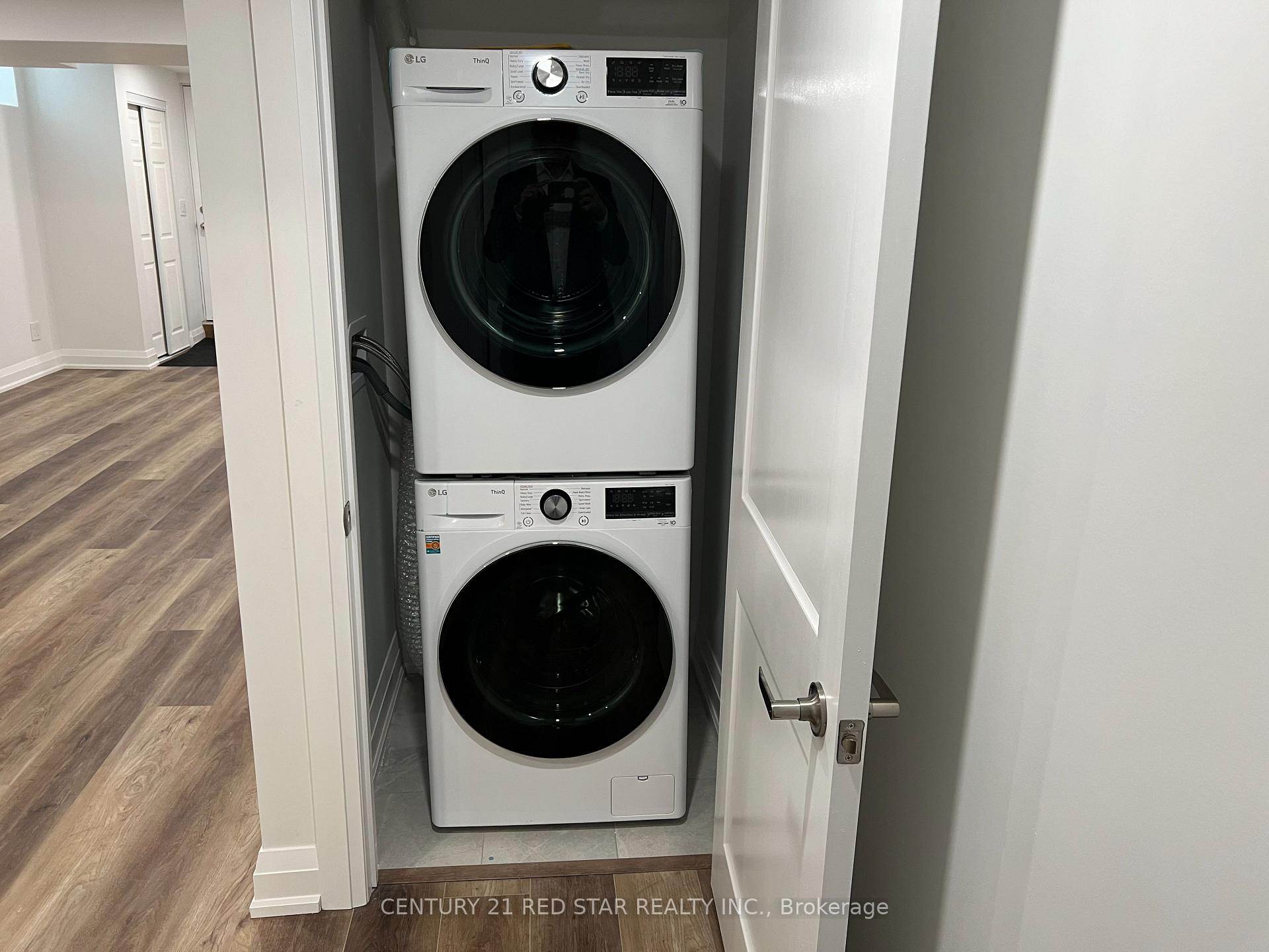 Photo 8 of Unit Basement, 1025 Holdsworth Crescent, Milton, Coates — HOMEH