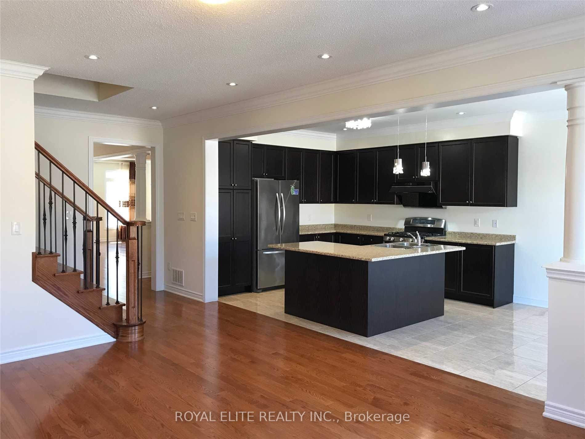 Photo 3 of 34 Hubner Avenue, Markham, Berczy — HOMEH