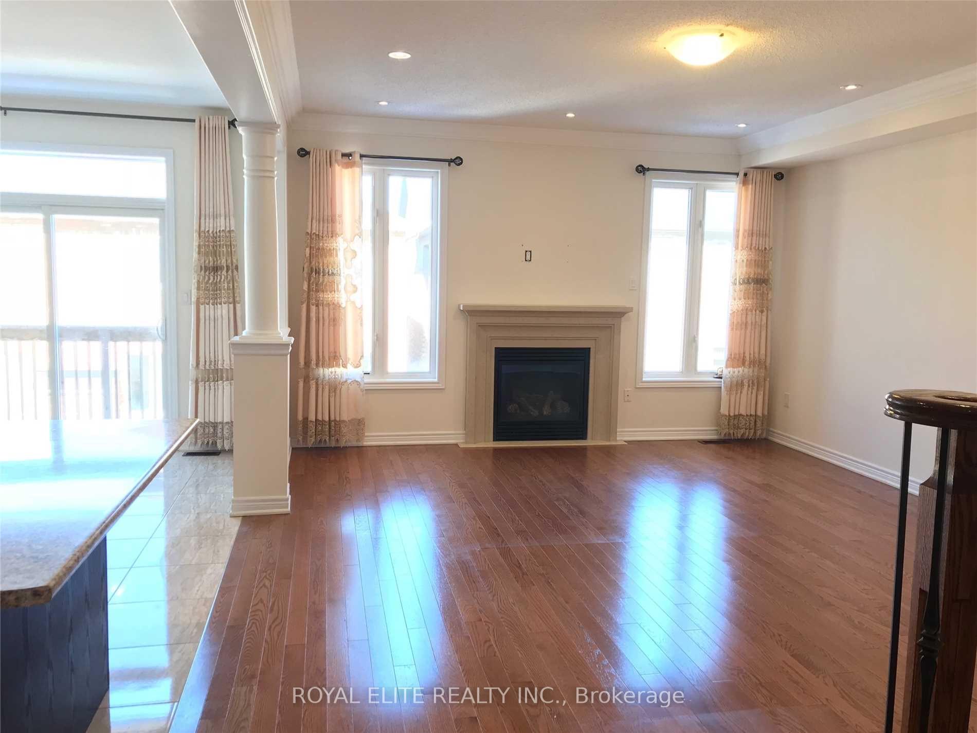 Photo 5 of 34 Hubner Avenue, Markham, Berczy — HOMEH
