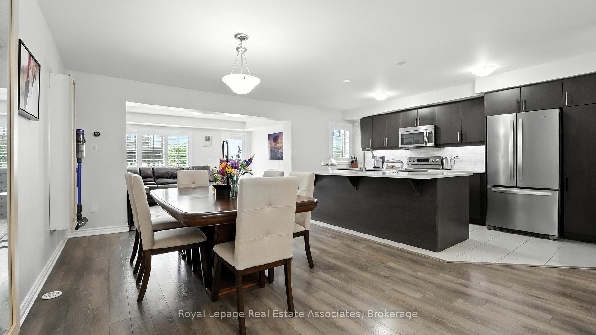 Photo 3 of 264 Casson Point, Milton, Ford — HOMEH