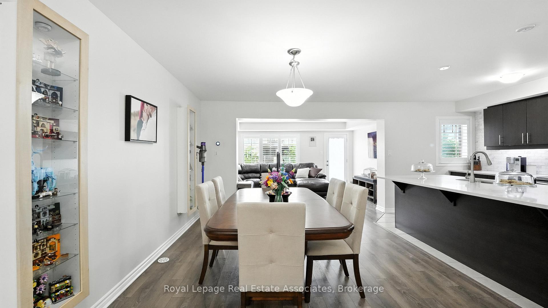 Photo 20 of 264 Casson Point, Milton, Ford — HOMEH
