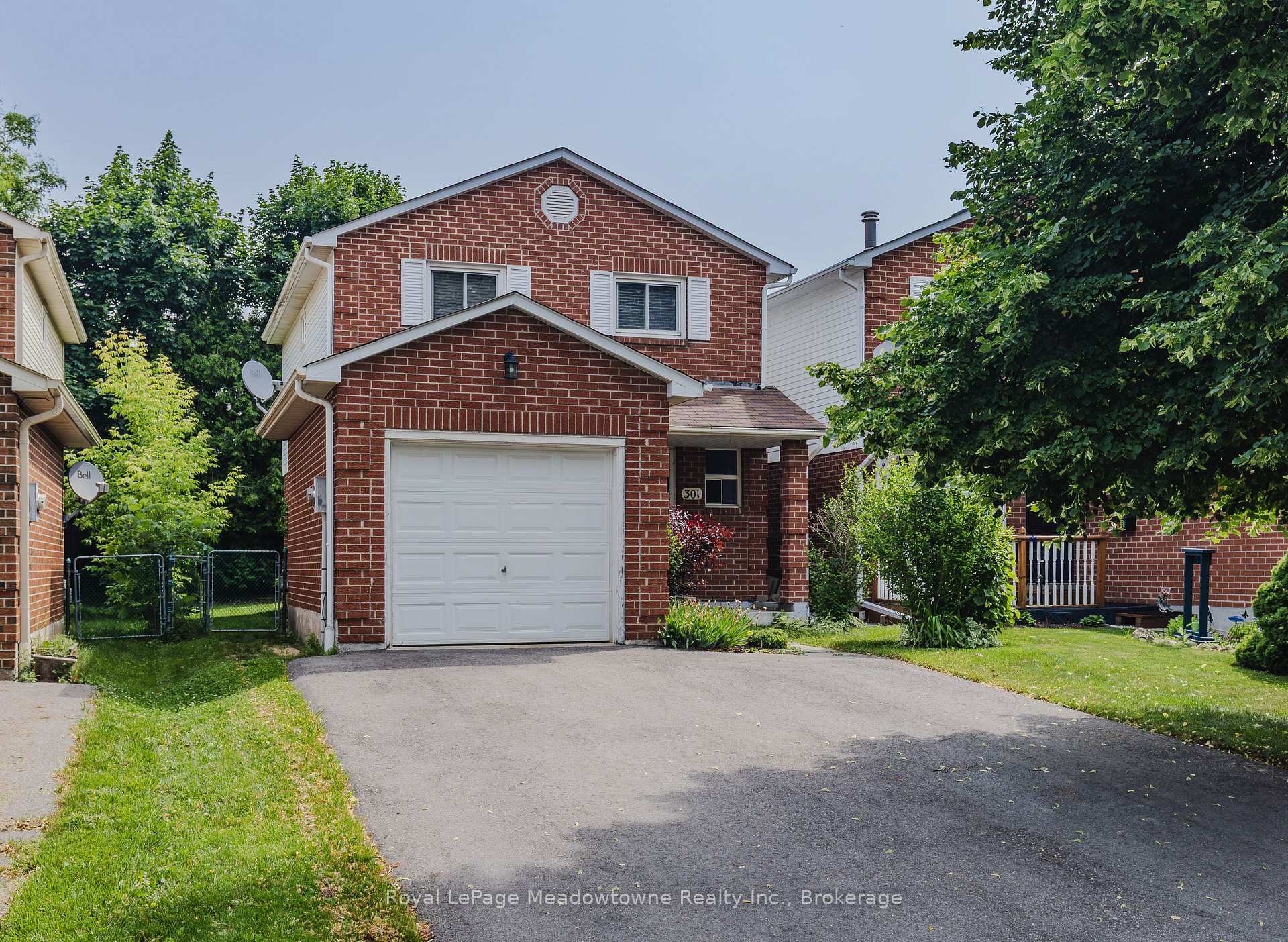 Photo 1 of 301 Woodlawn Crescent, Milton, Bronte Meadows — HOMEH