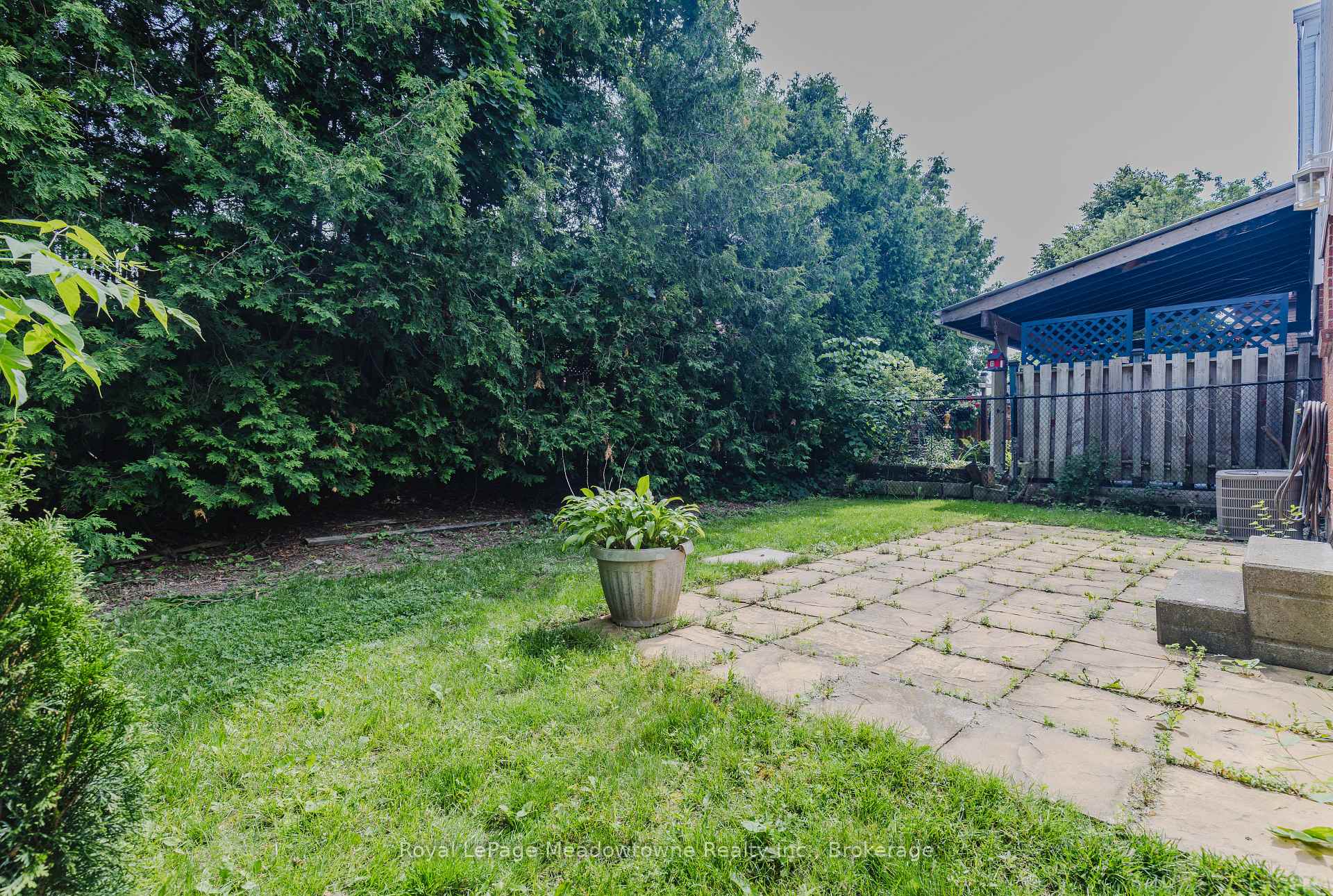 Photo 24 of 301 Woodlawn Crescent, Milton, Bronte Meadows — HOMEH
