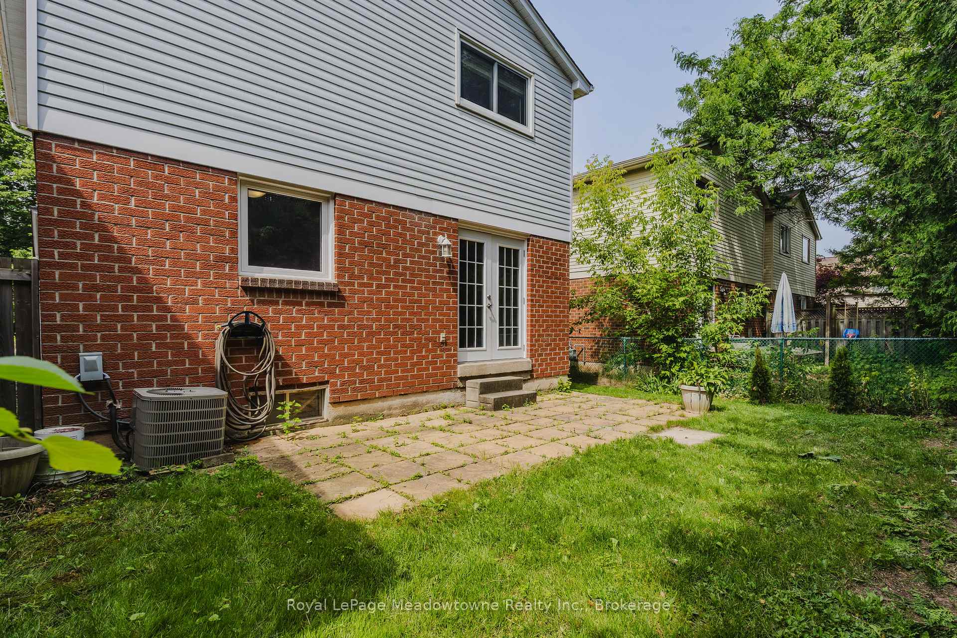 Photo 17 of 301 Woodlawn Crescent, Milton, Bronte Meadows — HOMEH