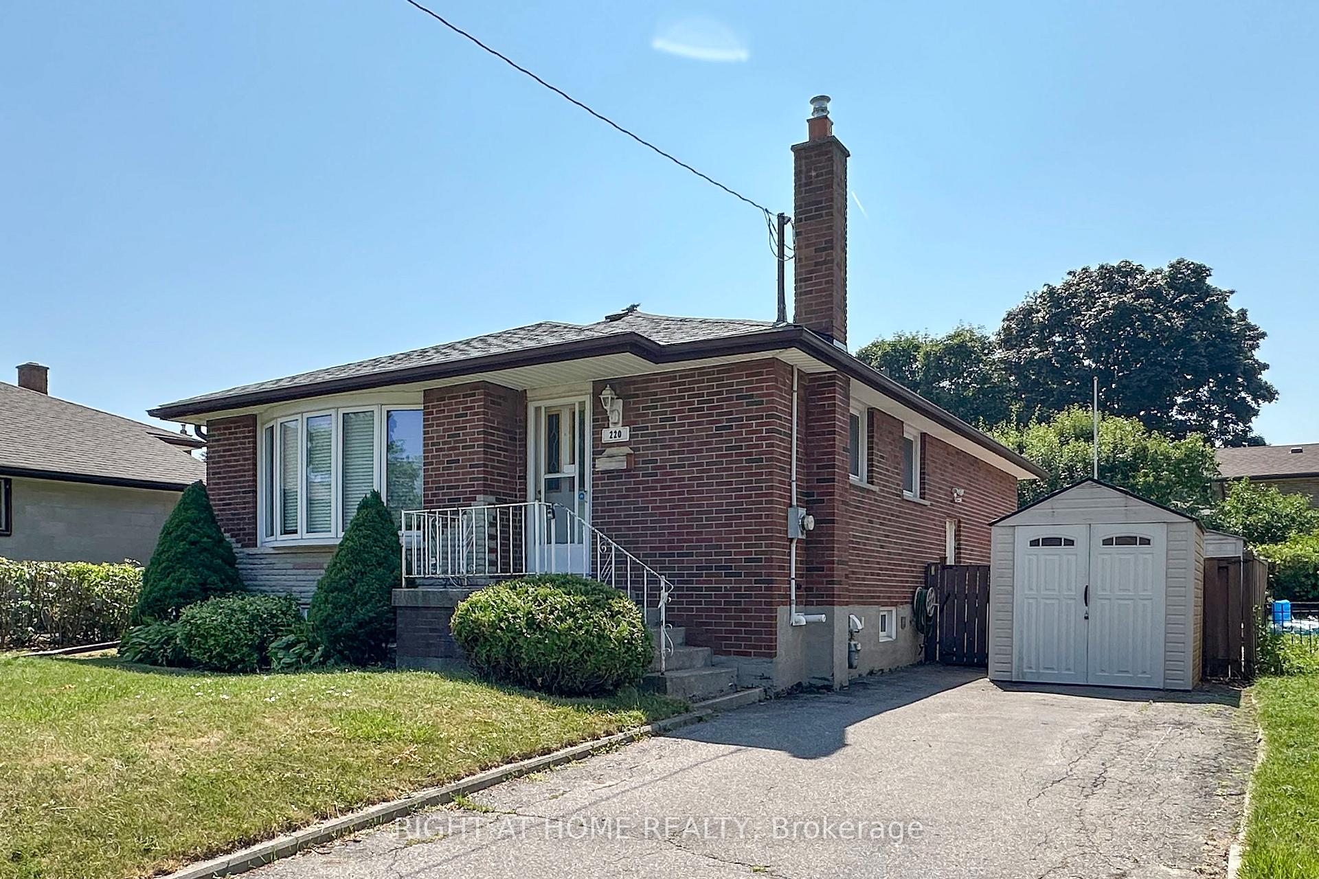 Photo 2 of 220 Linden Court, Oshawa, Donevan — HOMEH