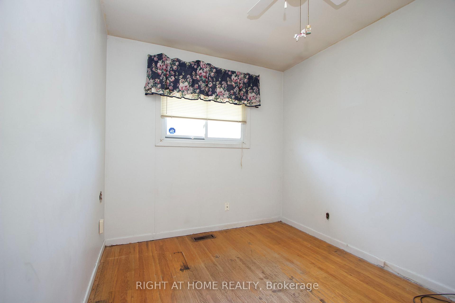 Photo 14 of 220 Linden Court, Oshawa, Donevan — HOMEH