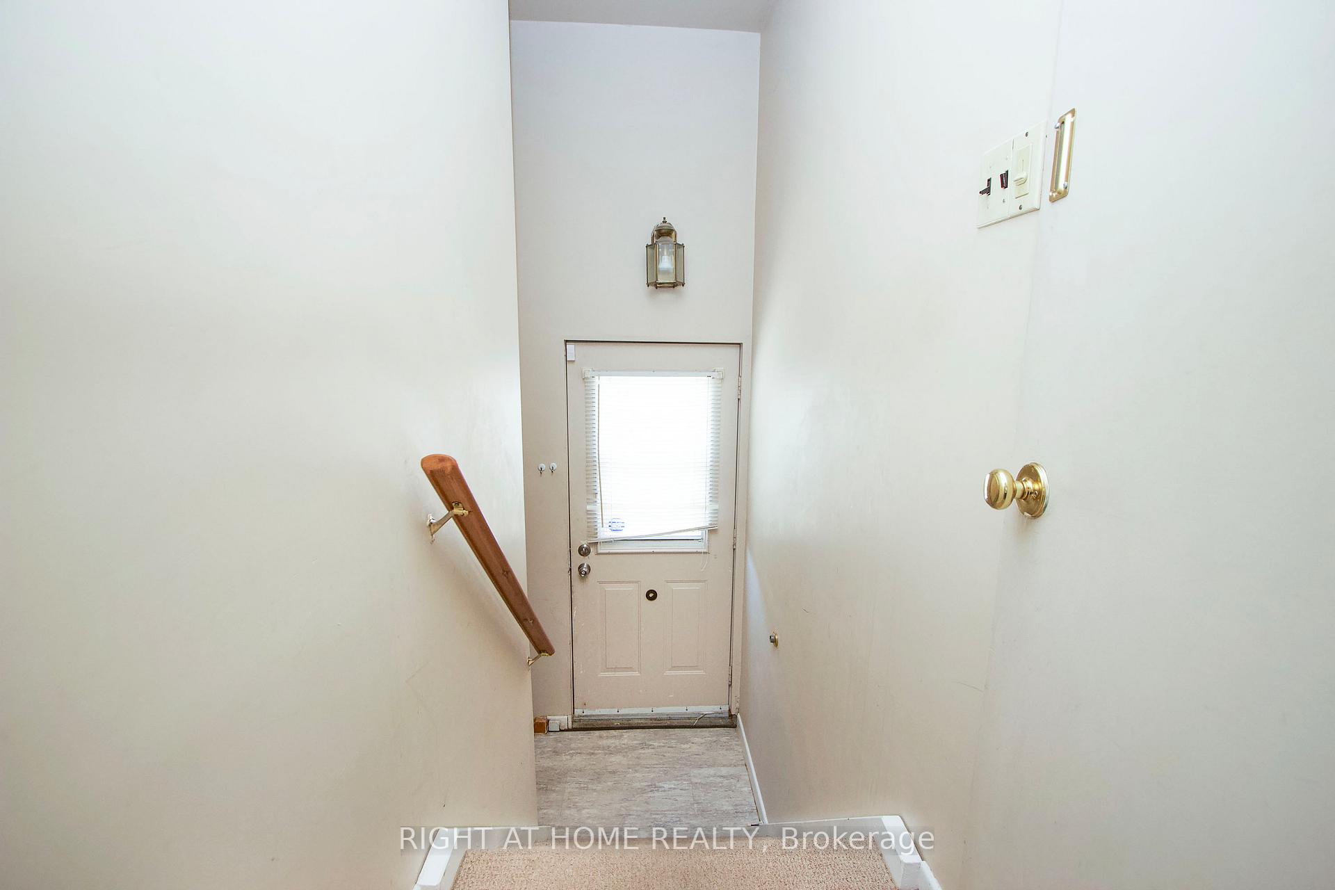 Photo 16 of 220 Linden Court, Oshawa, Donevan — HOMEH
