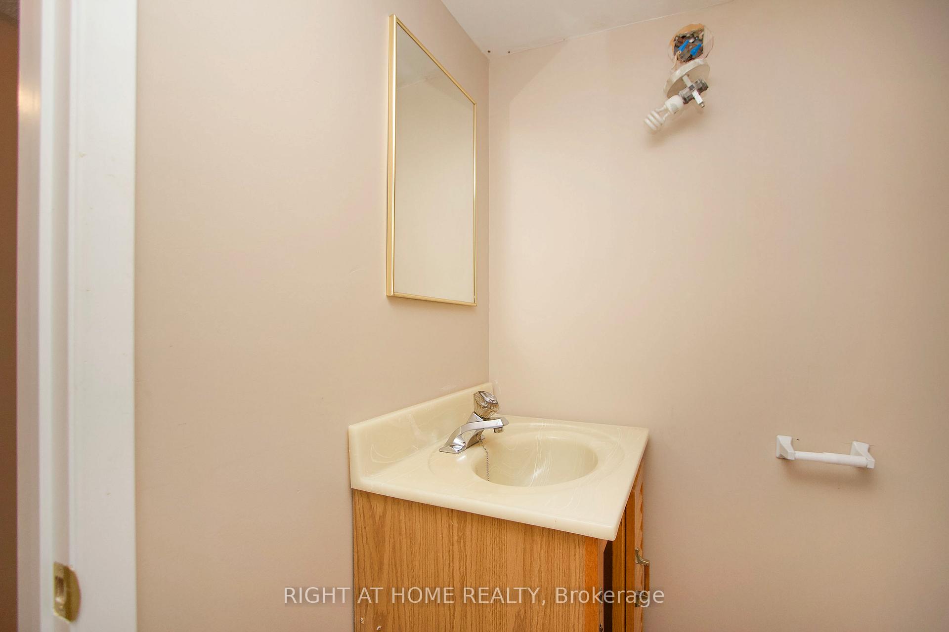 Photo 20 of 220 Linden Court, Oshawa, Donevan — HOMEH
