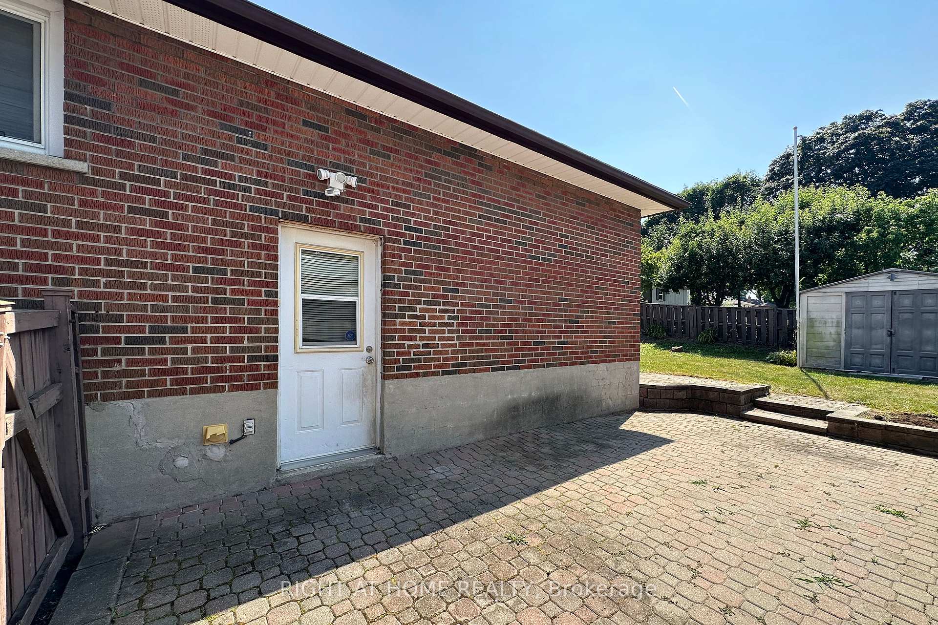 Photo 21 of 220 Linden Court, Oshawa, Donevan — HOMEH