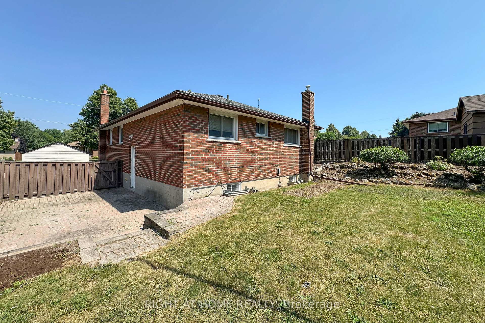 Photo 23 of 220 Linden Court, Oshawa, Donevan — HOMEH