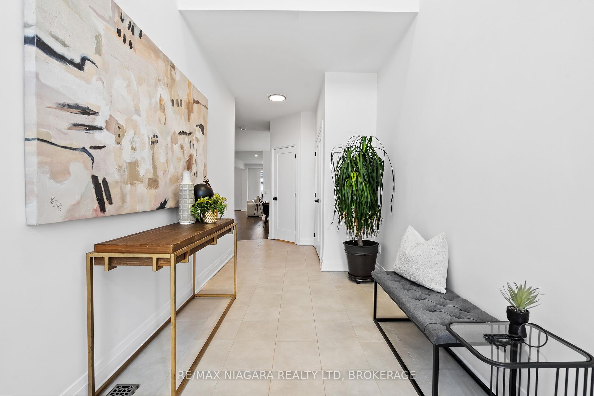 Photo 5 of 123 Susan Drive, Pelham, Fonthill — HOMEH
