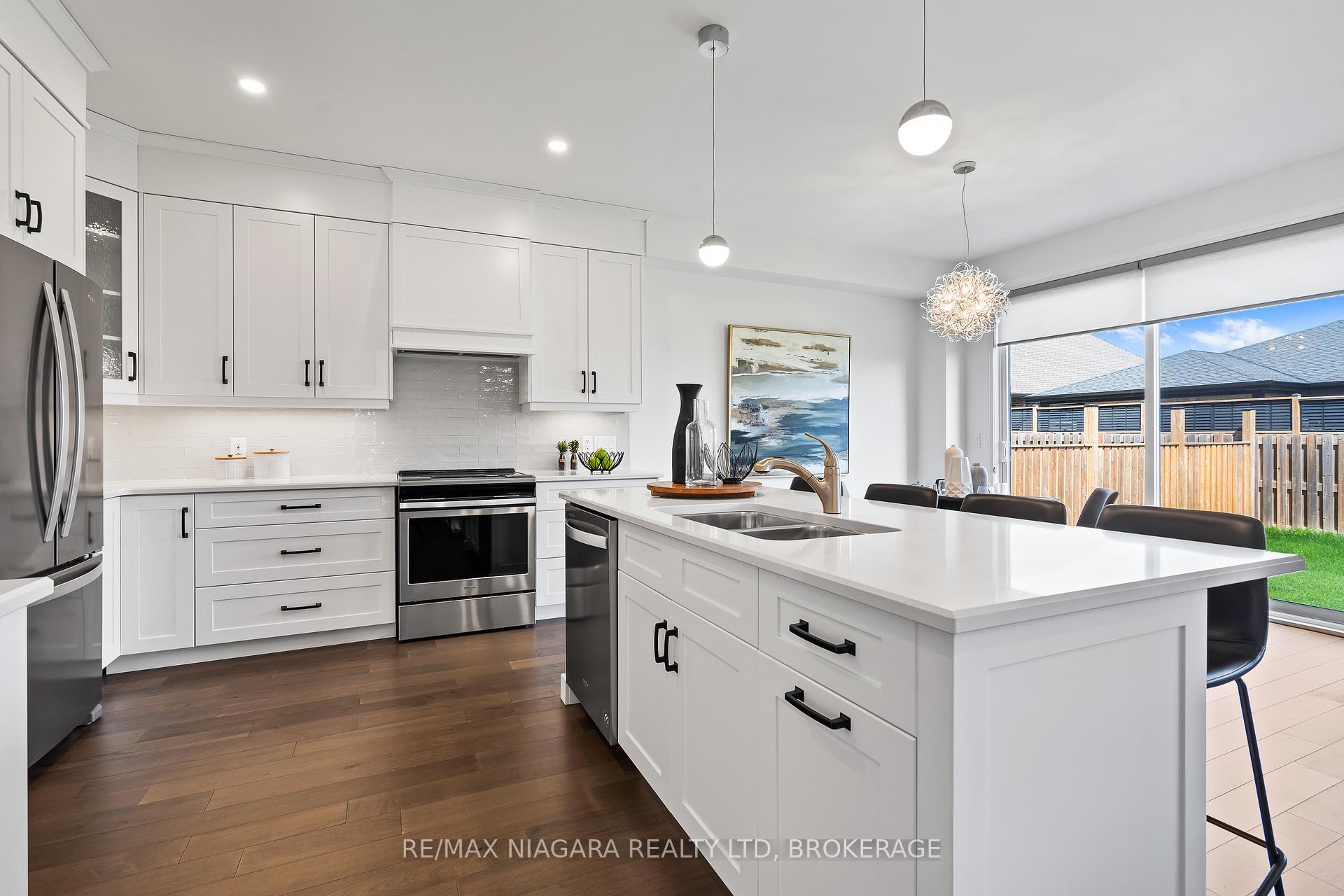Photo 13 of 123 Susan Drive, Pelham, Fonthill — HOMEH