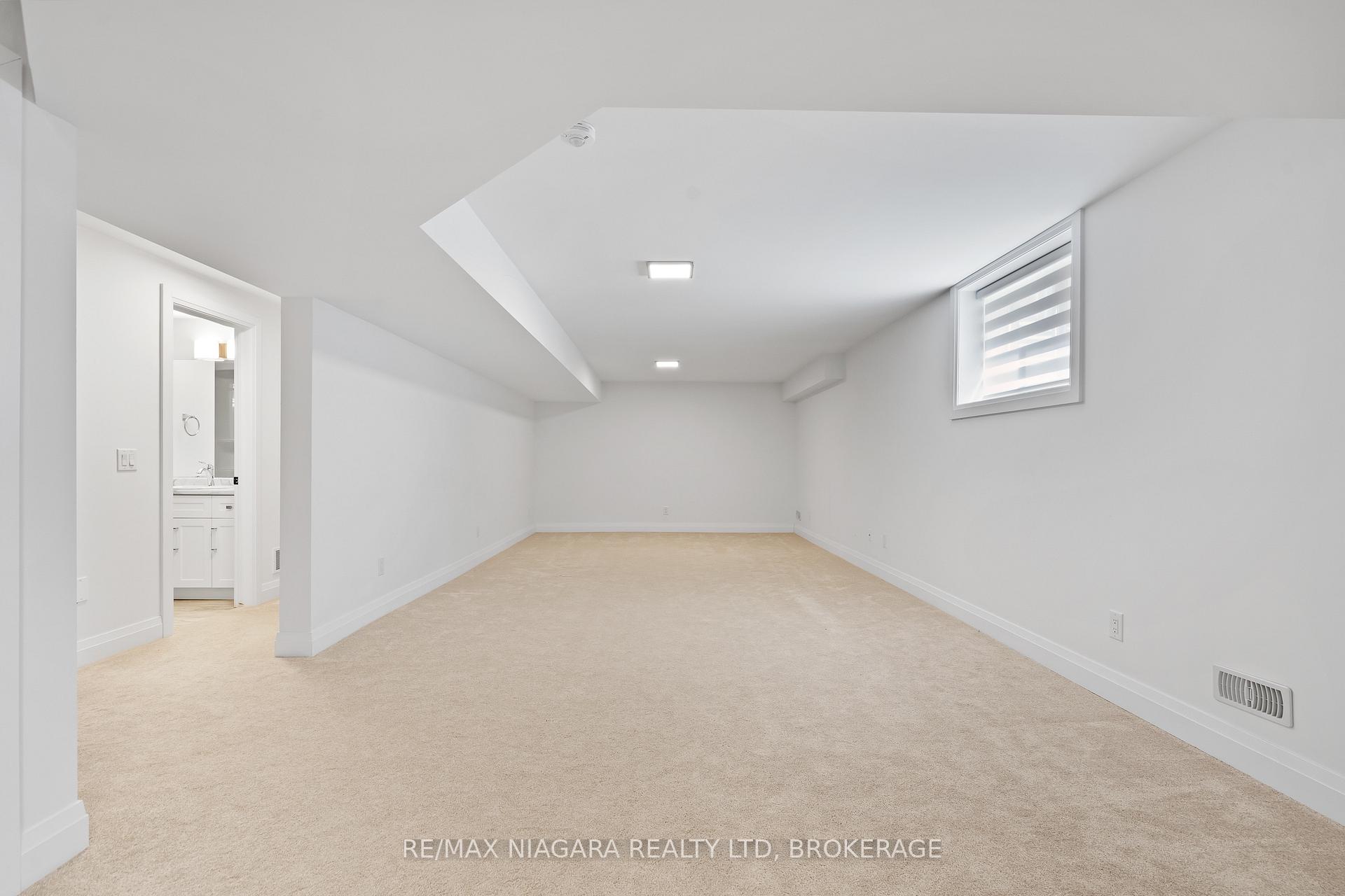 Photo 29 of 123 Susan Drive, Pelham, Fonthill — HOMEH