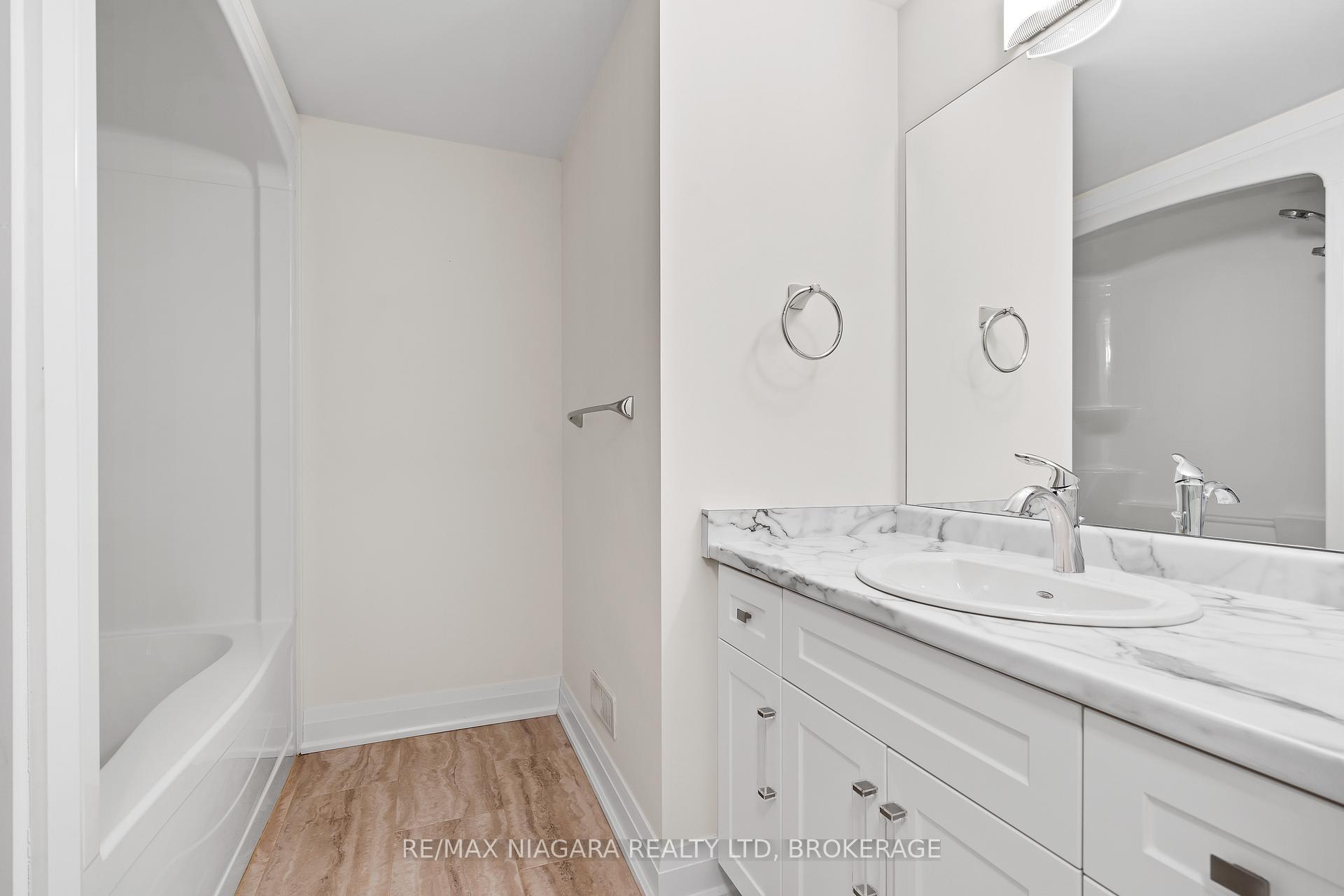 Photo 32 of 123 Susan Drive, Pelham, Fonthill — HOMEH