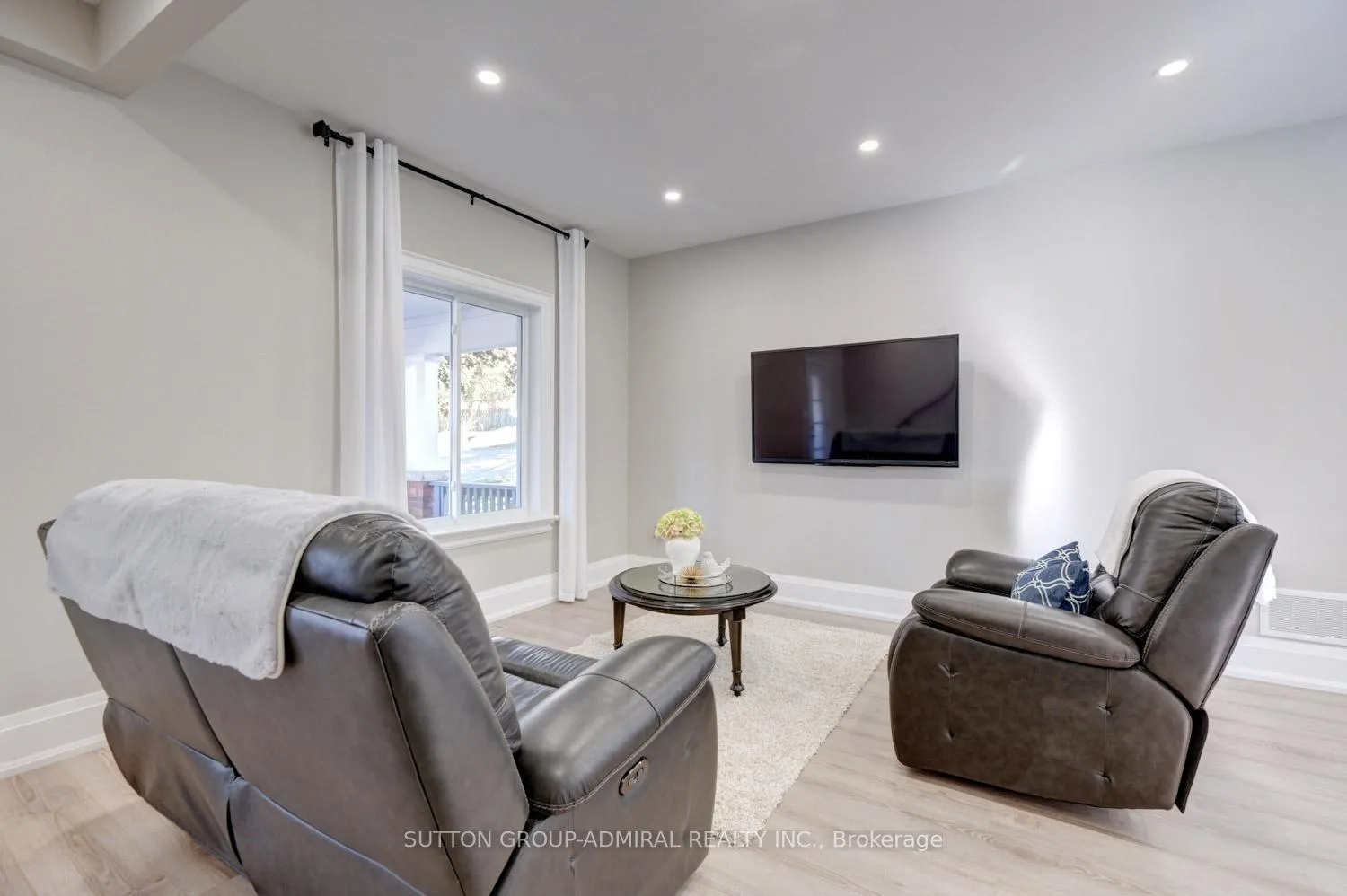 Photo 8 of 48 Obrien Street, Orillia — HOMEH