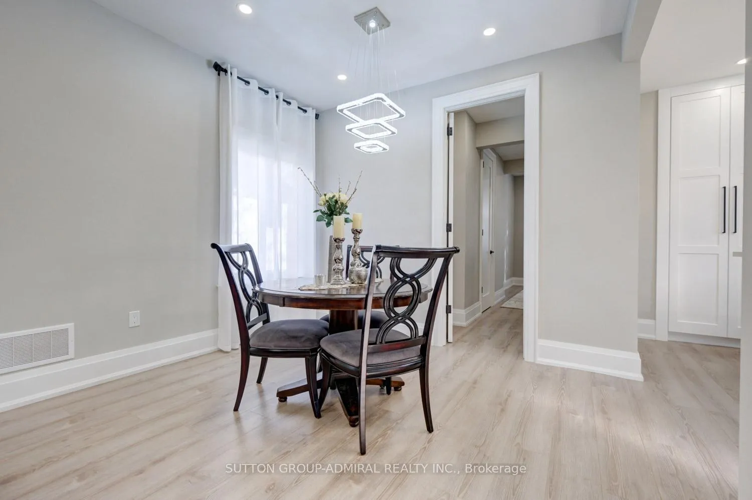 Photo 11 of 48 Obrien Street, Orillia — HOMEH