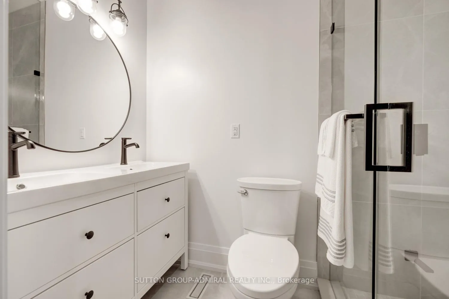 Photo 22 of 48 Obrien Street, Orillia — HOMEH
