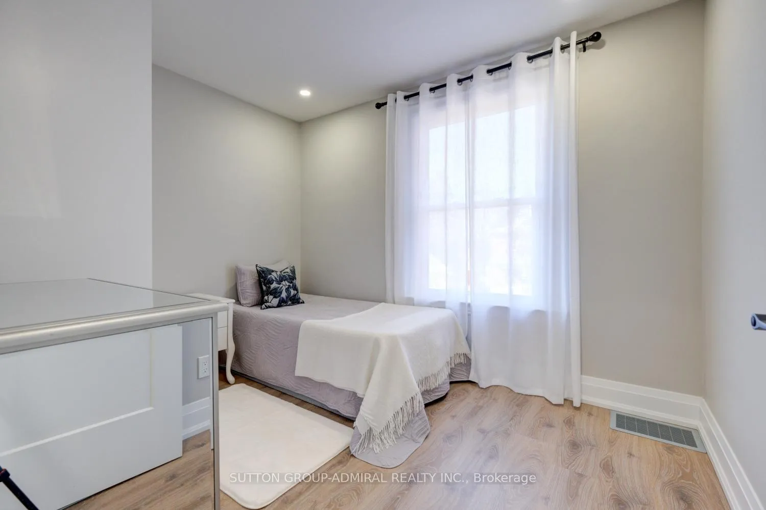 Photo 28 of 48 Obrien Street, Orillia — HOMEH