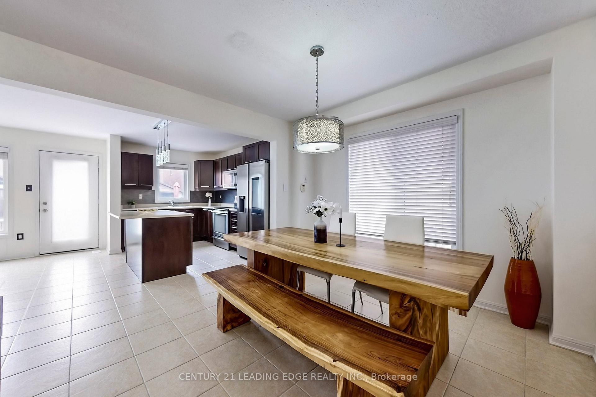 Photo 14 of 354 Schreyer Crescent, Milton, Harrison — HOMEH