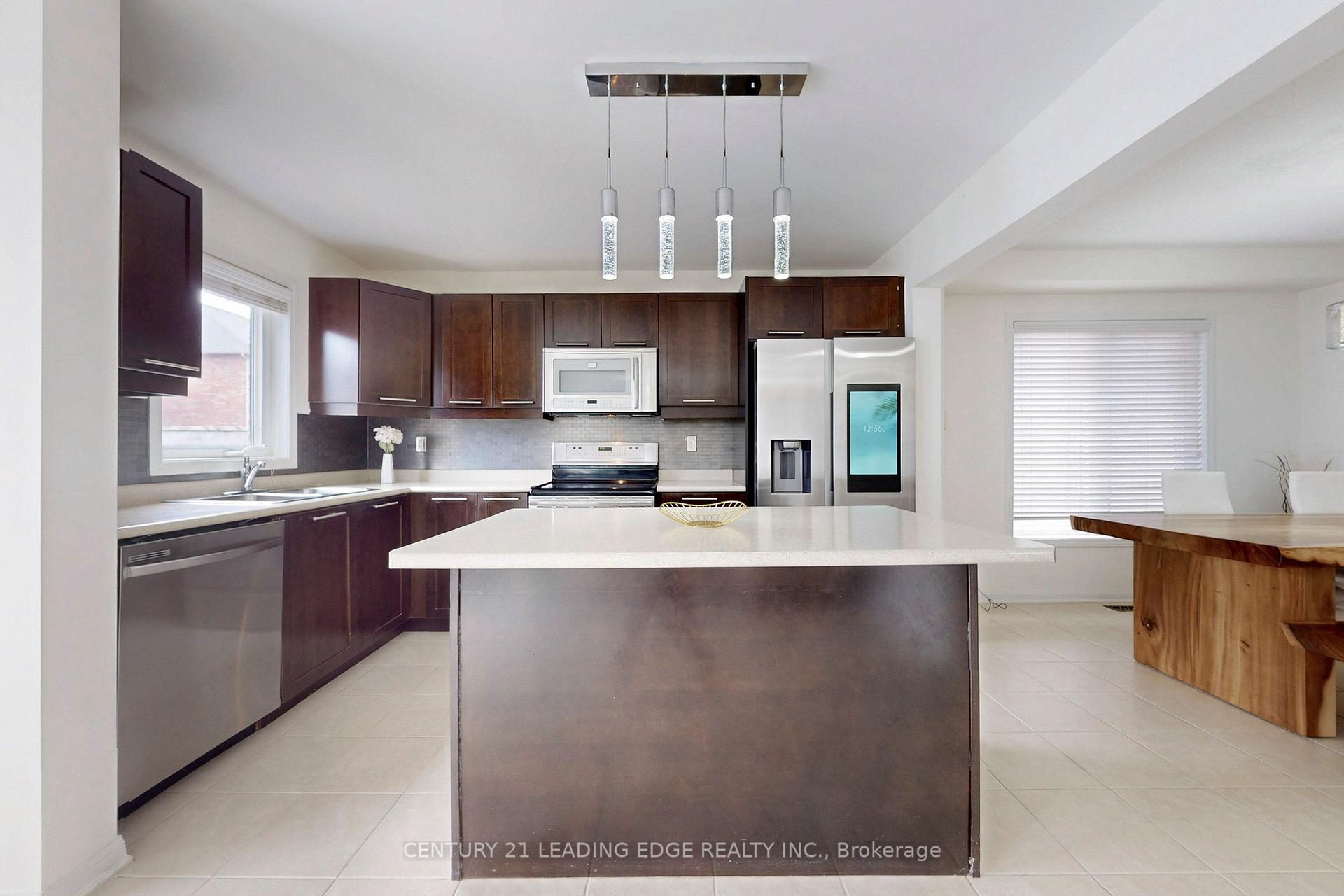 Photo 18 of 354 Schreyer Crescent, Milton, Harrison — HOMEH