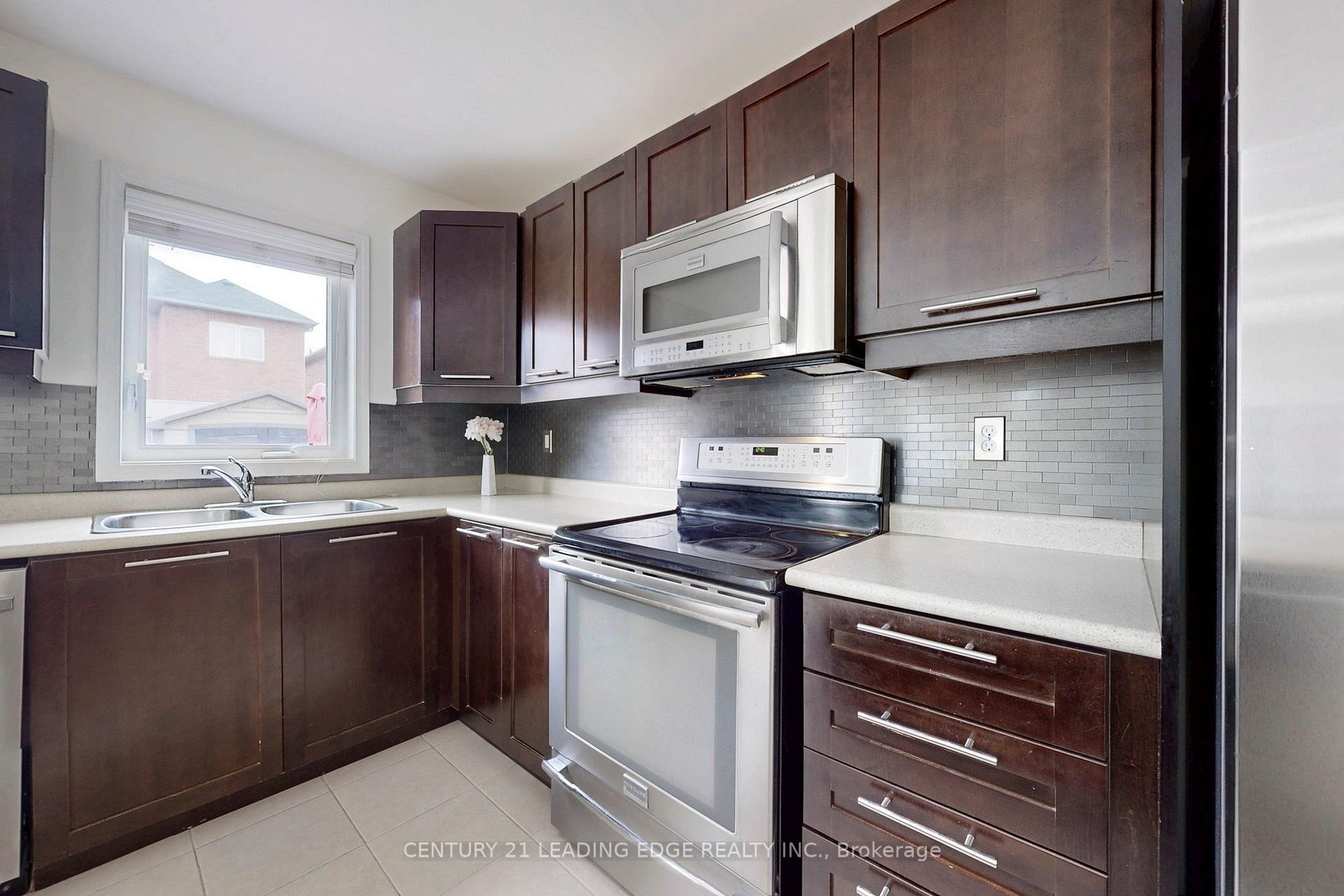 Photo 21 of 354 Schreyer Crescent, Milton, Harrison — HOMEH