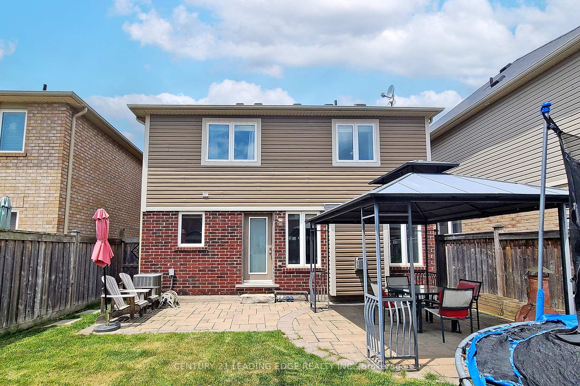 Photo 43 of 354 Schreyer Crescent, Milton, Harrison — HOMEH