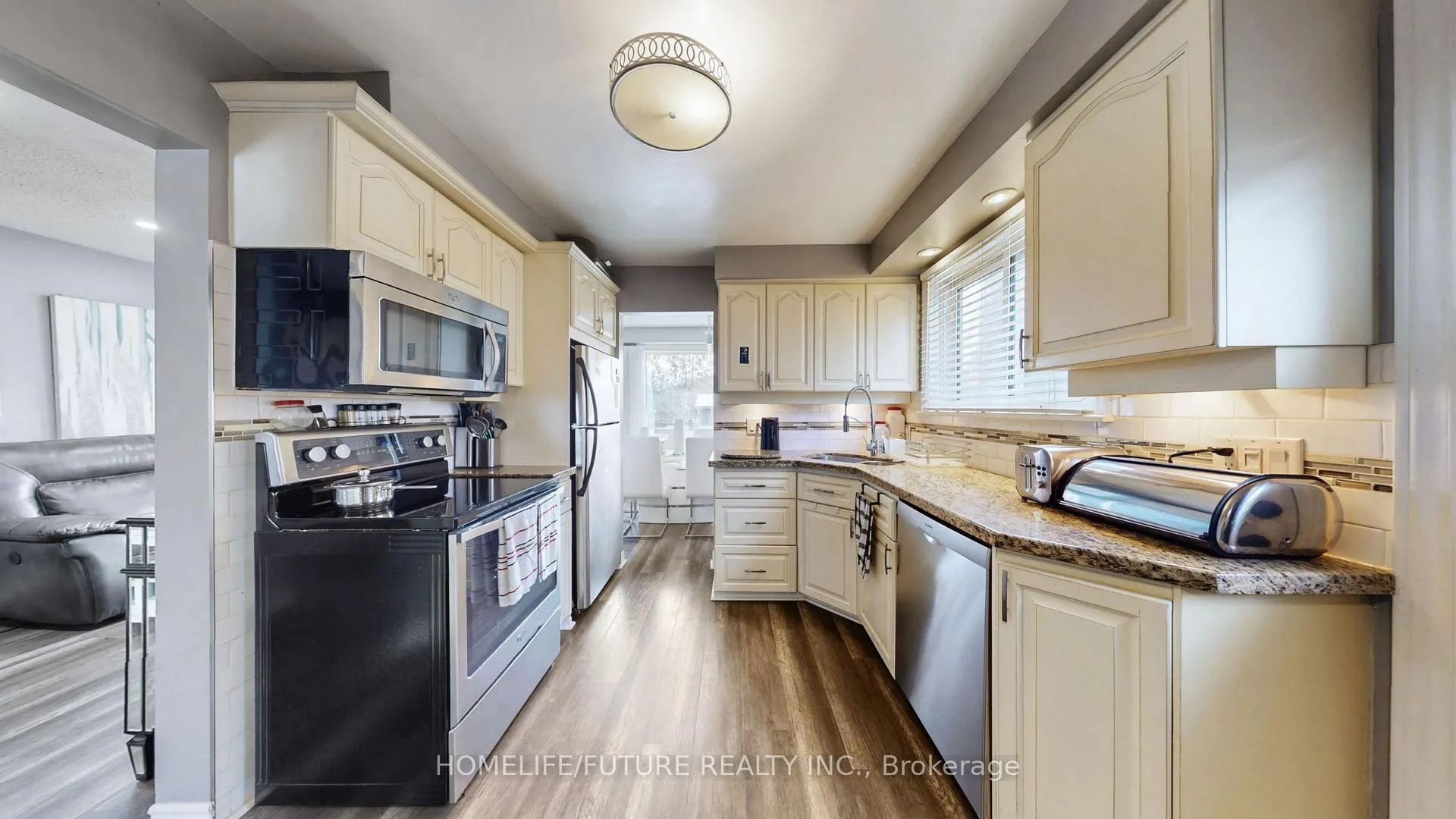 Photo 12 of 563 Balsam Crescent, Oshawa, Lakeview — HOMEH