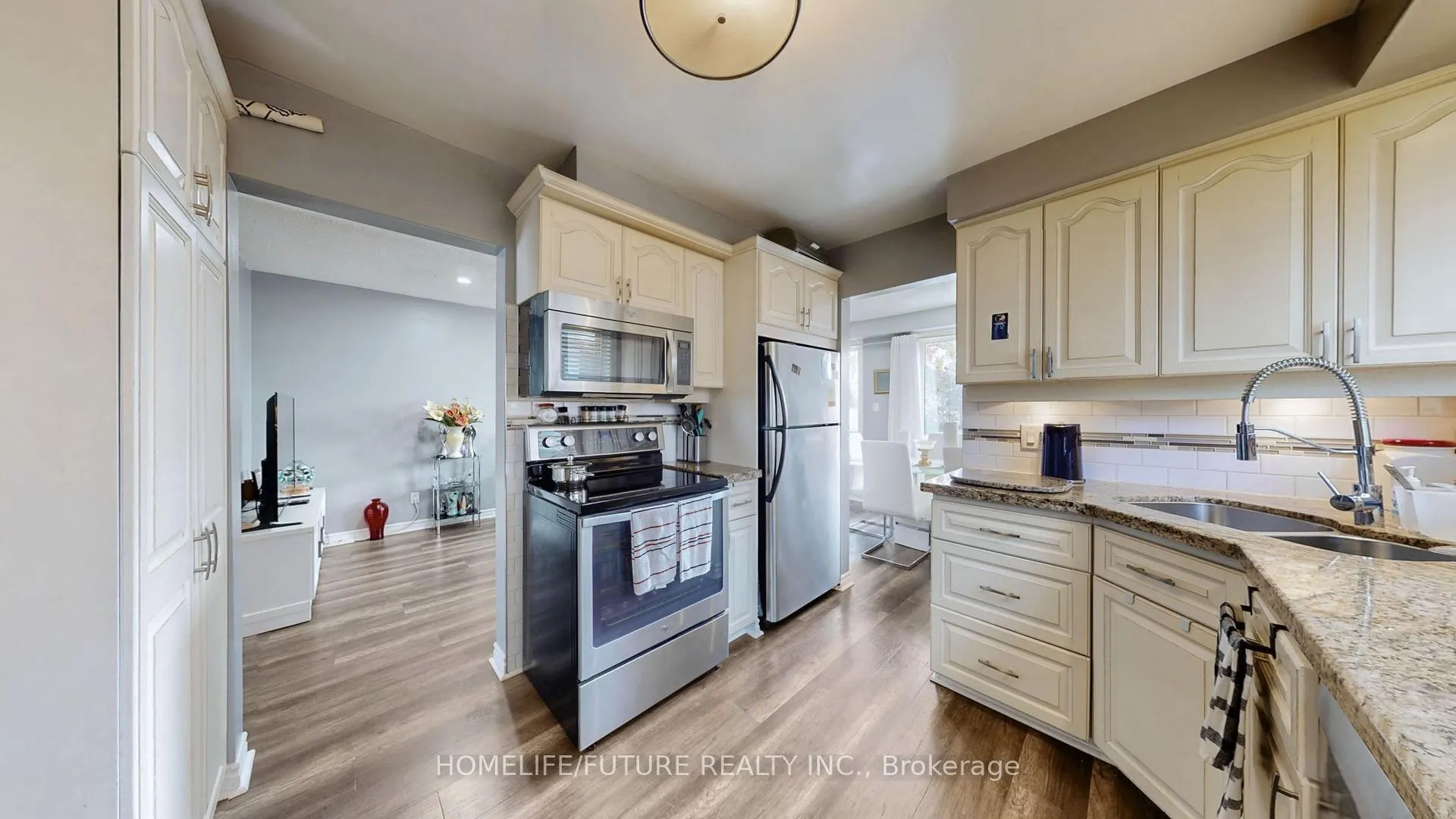 Photo 14 of 563 Balsam Crescent, Oshawa, Lakeview — HOMEH