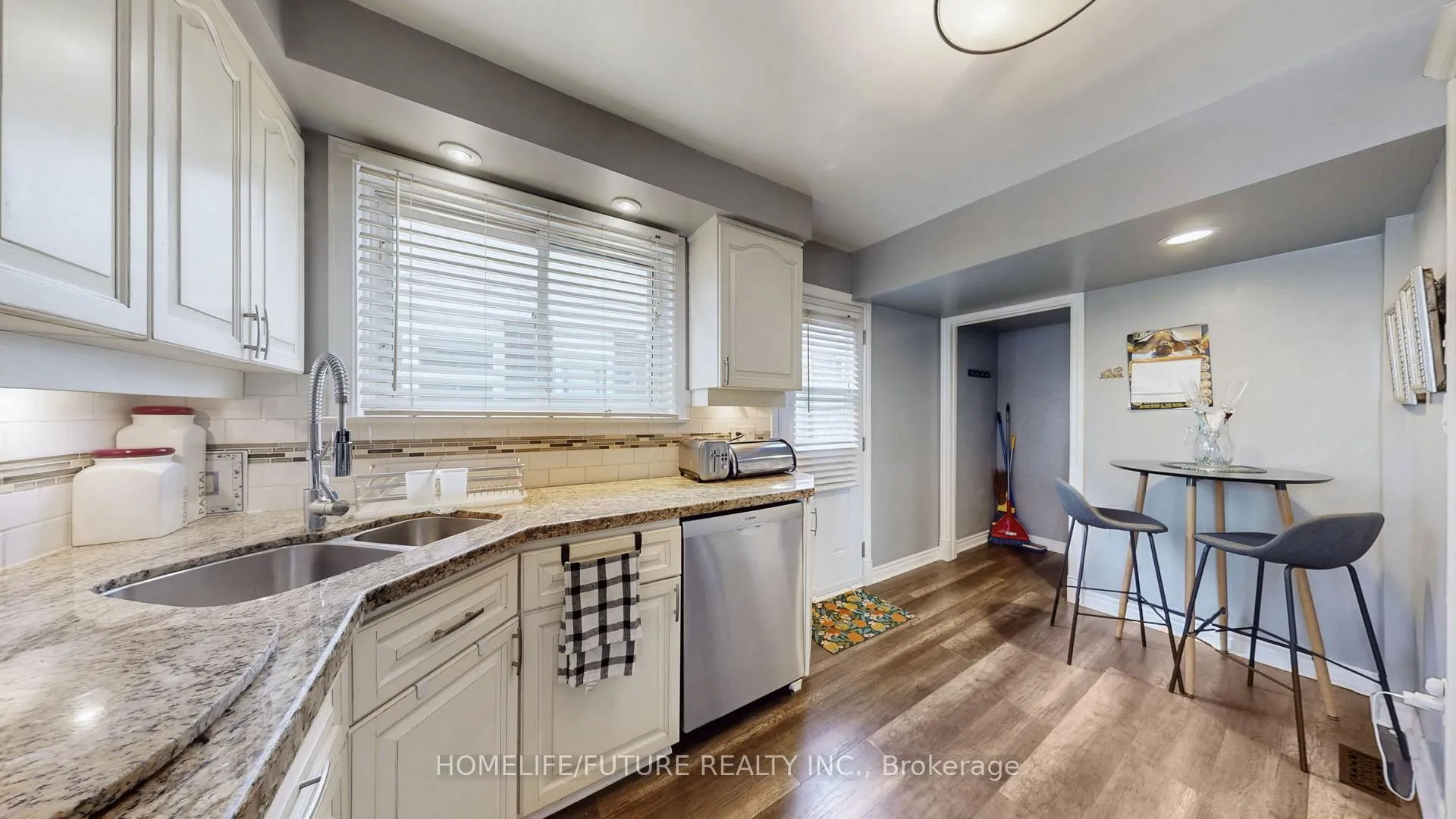 Photo 15 of 563 Balsam Crescent, Oshawa, Lakeview — HOMEH