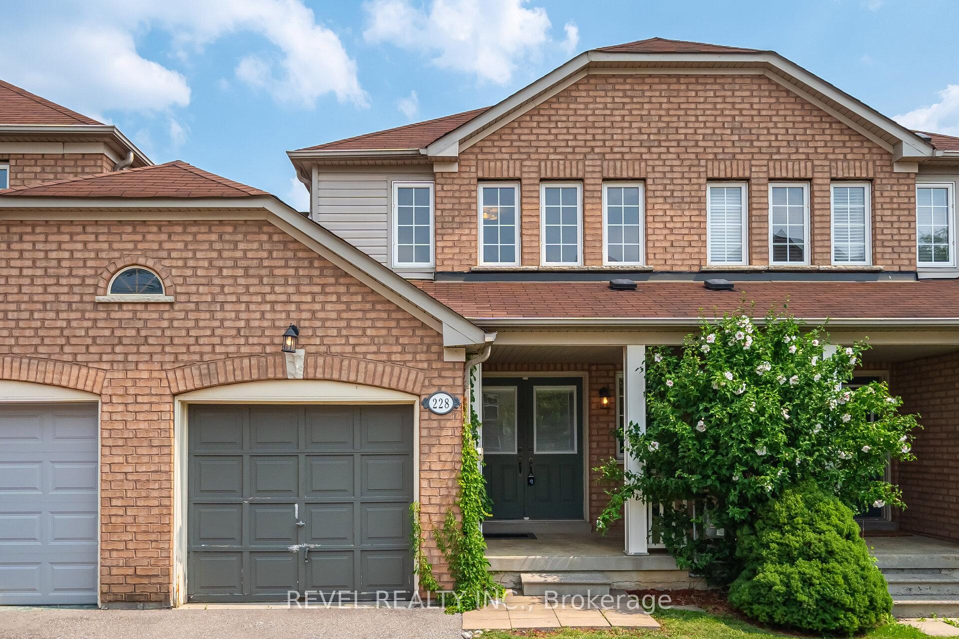 Photo 2 of 228 Hampshire Way, Milton, Dempsey — HOMEH