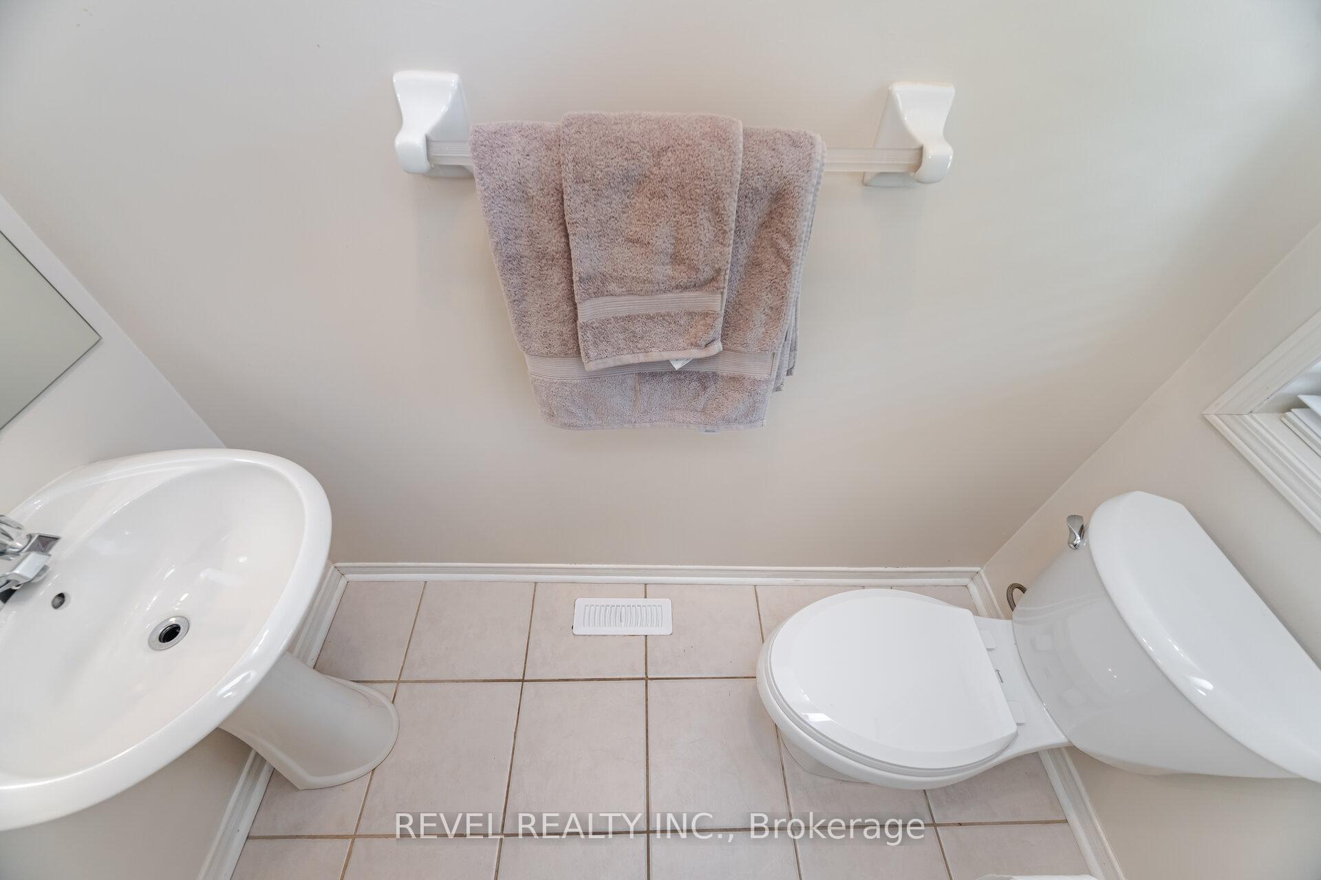 Photo 23 of 228 Hampshire Way, Milton, Dempsey — HOMEH
